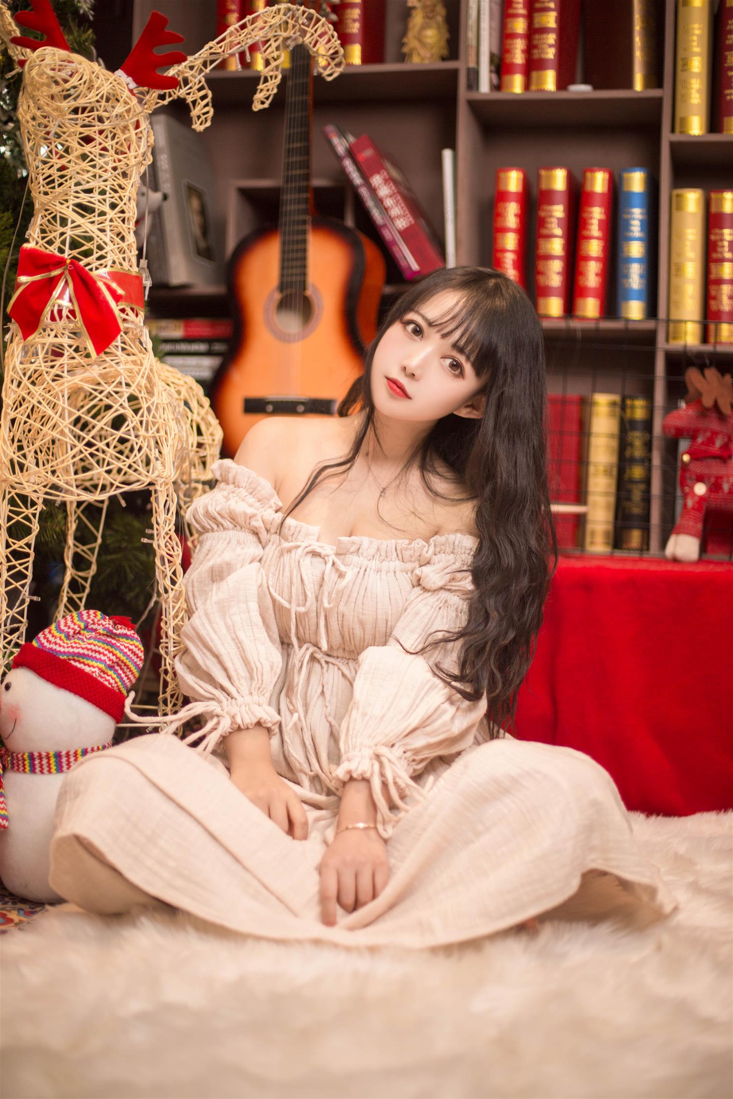 黑猫猫 圣诞 [14P-119MB]