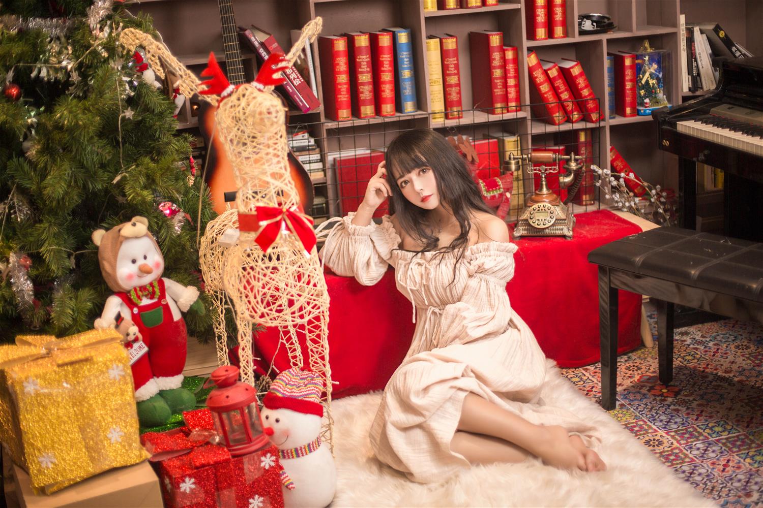 黑猫猫 圣诞 [14P-119MB]