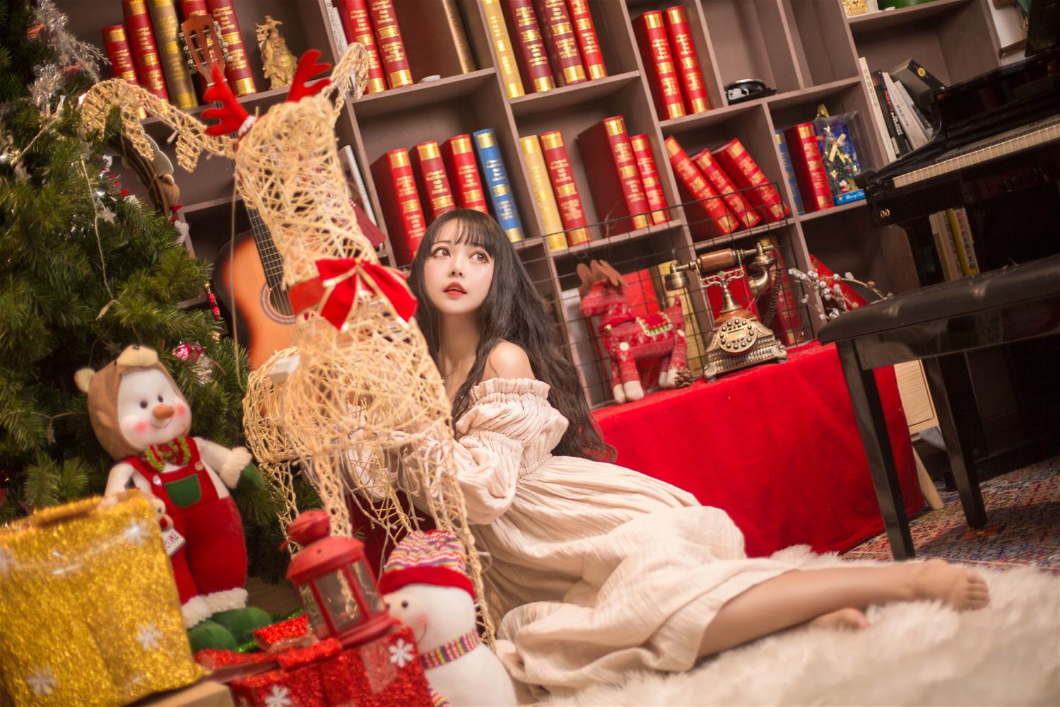 黑猫猫 圣诞 [14P-119MB]