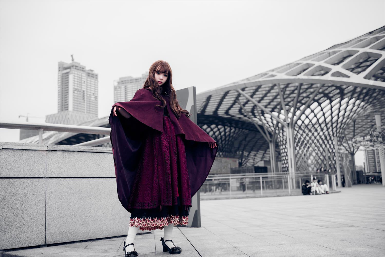 疯猫ss 红色披风 [12P-51MB]