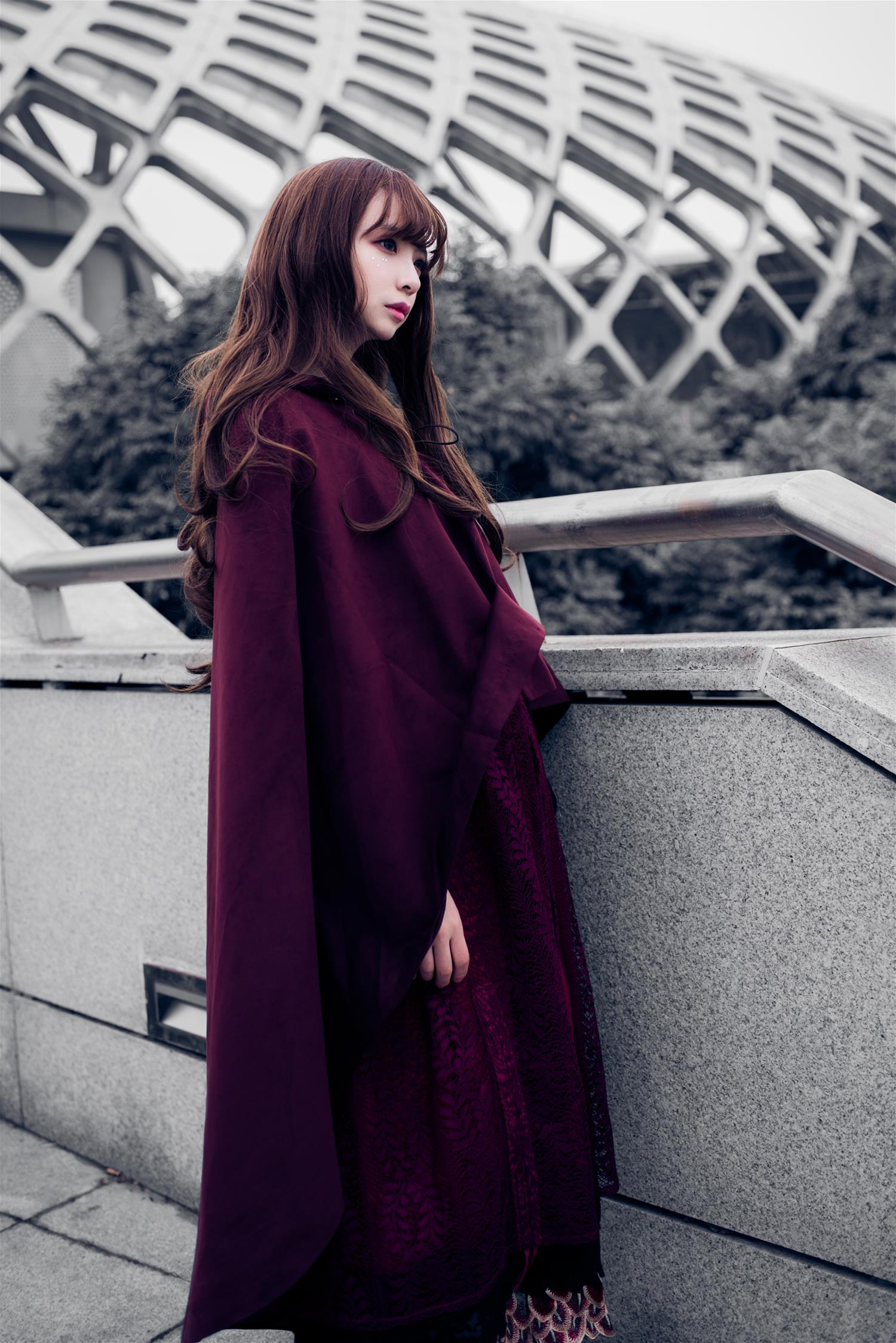 疯猫ss 红色披风 [12P-51MB]