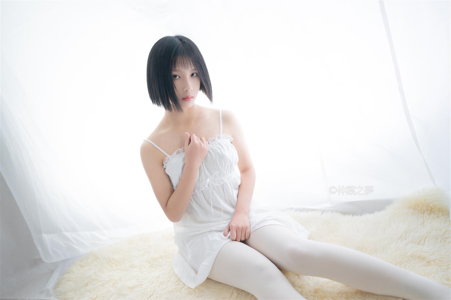 轻兰映画 Grand.001 鹿野奈绪 清纯白吊带裙 [73P-360MB]