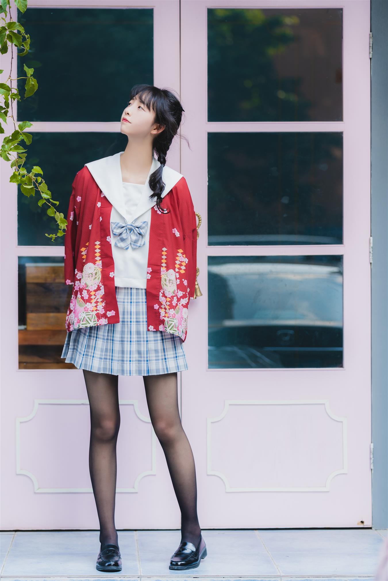 西呱呀呀呀 凤凰新村 [57P-983MB]