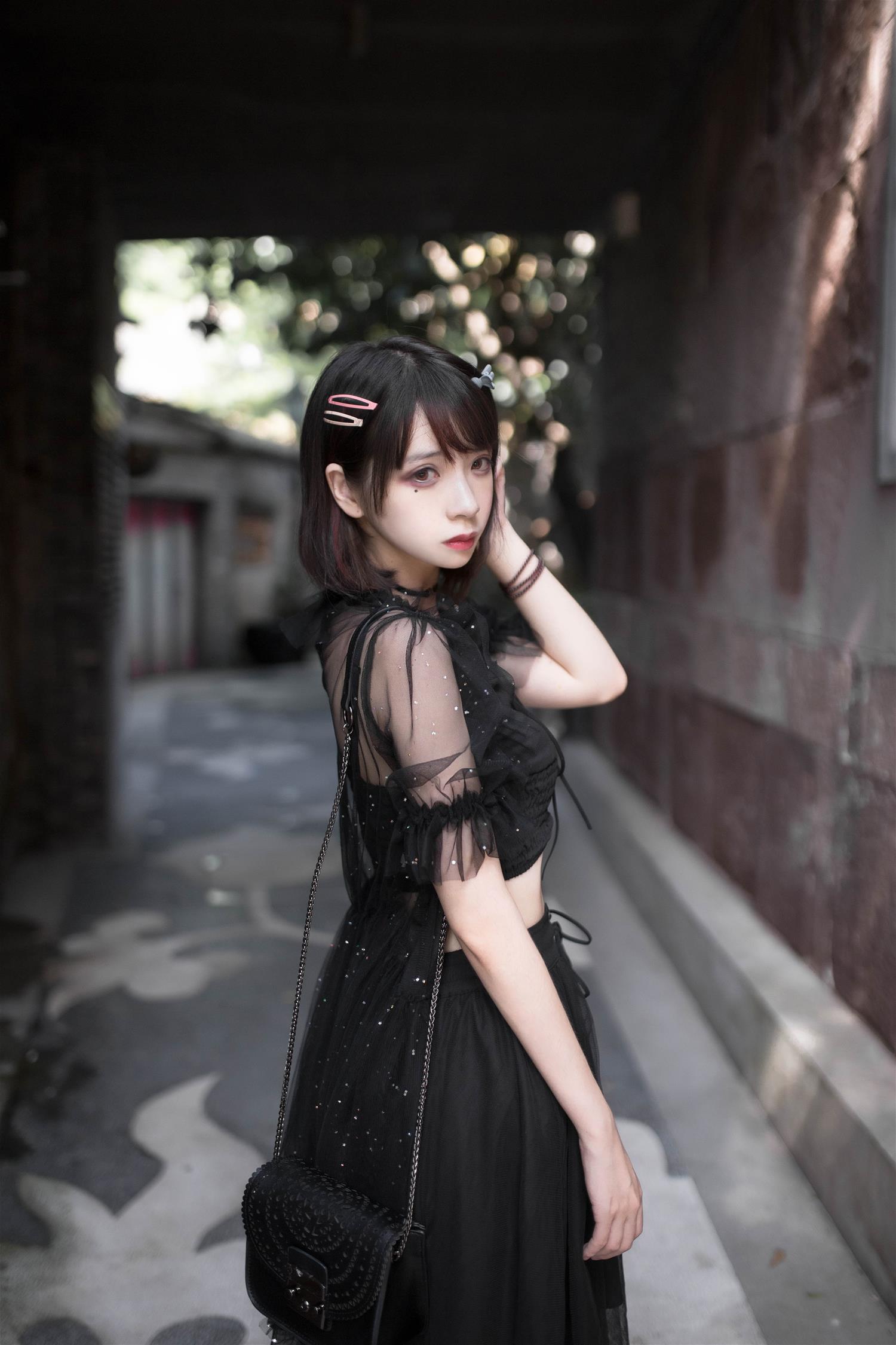 疯猫ss 街拍 [9P-43MB]