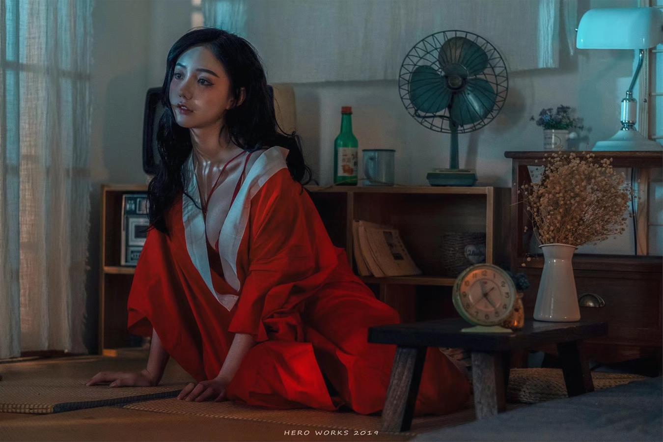 洛丽塔大哥 红色内衣 [18P-22MB]