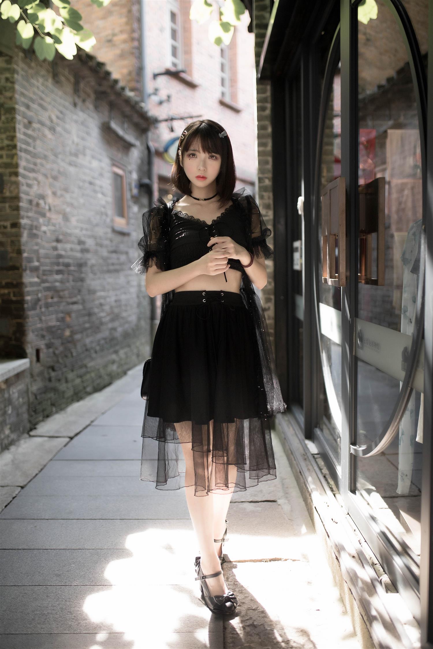 疯猫ss 街拍 [9P-43MB]