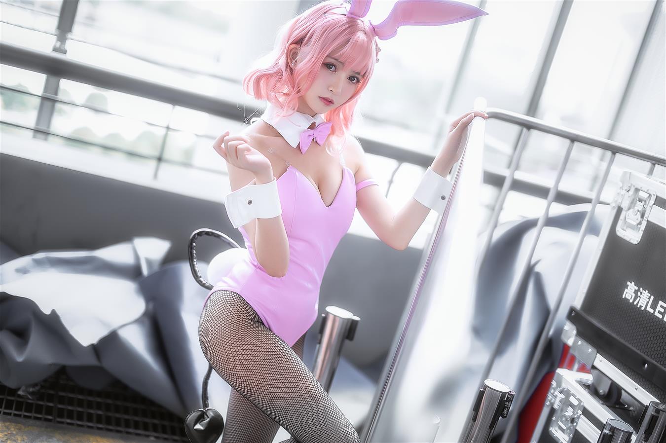 鳗鱼霏儿 粉红兔女郎 [9P-109MB]