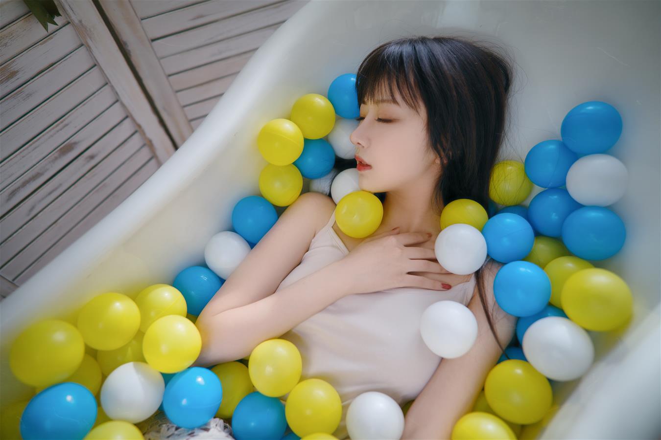 Shika小鹿鹿 summer反馈福利 [4P-43MB]