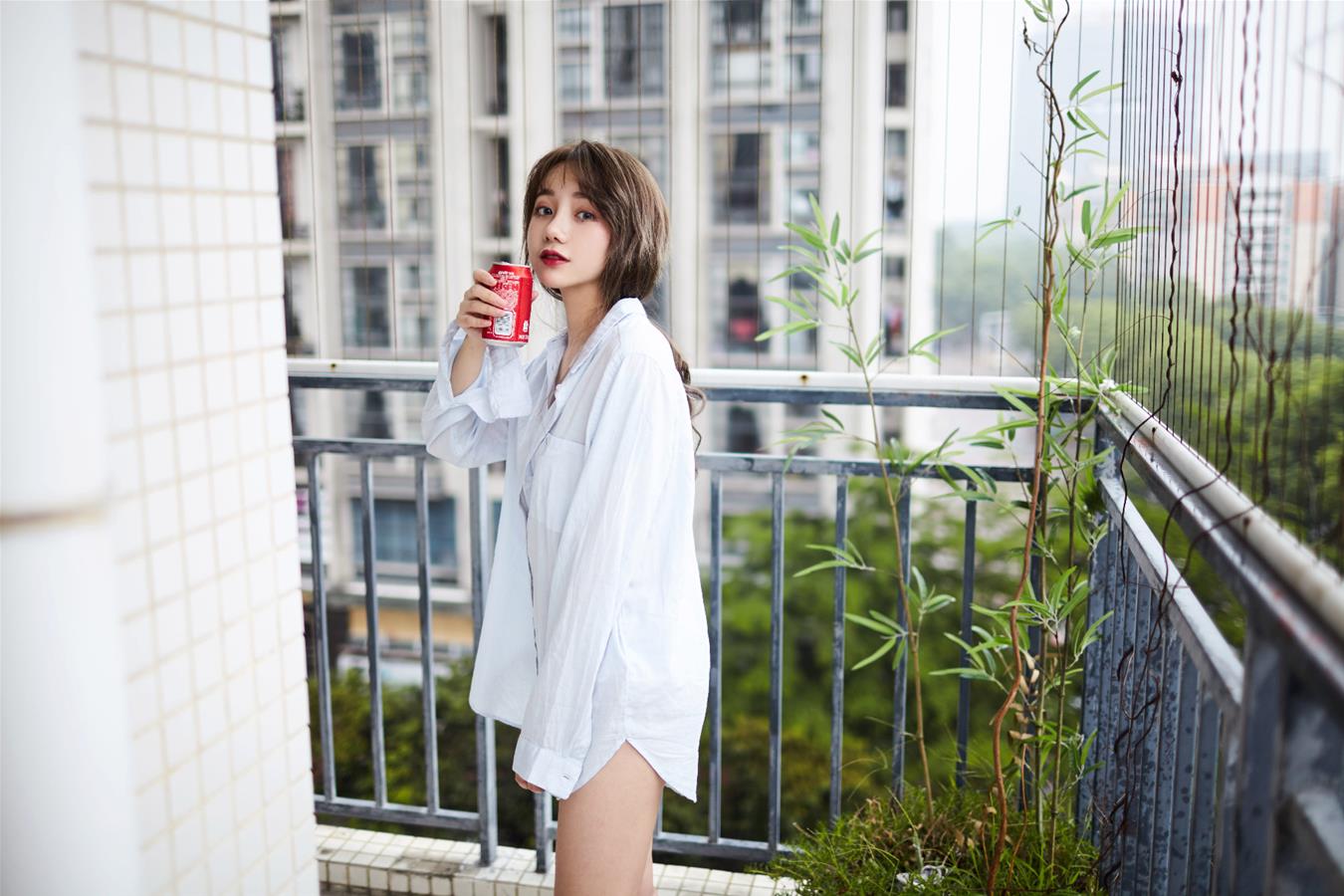 洛丽塔大哥 灰衬衫 [9P-24MB]