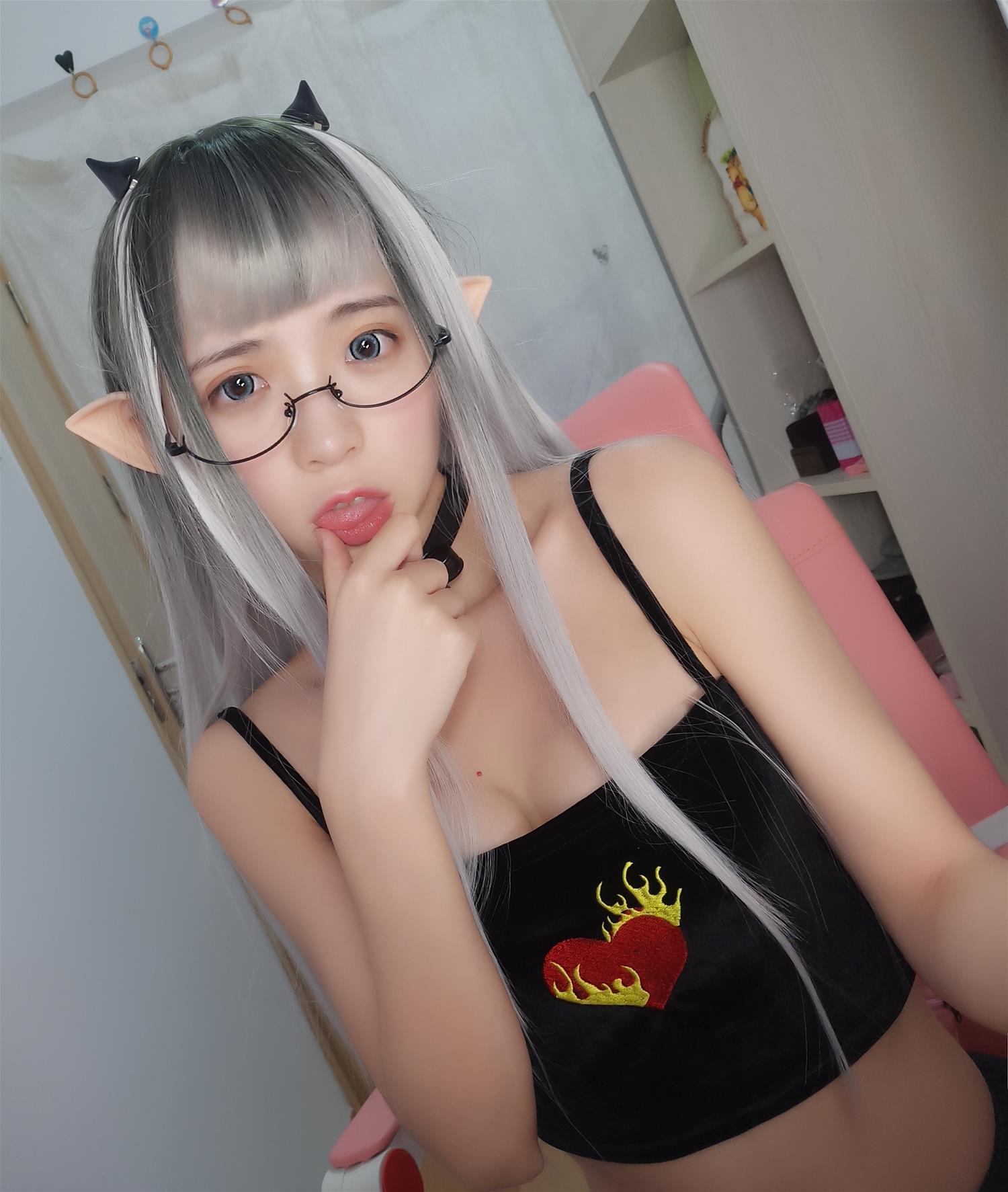 疯猫ss 猫哥超凶 [9P-33MB]