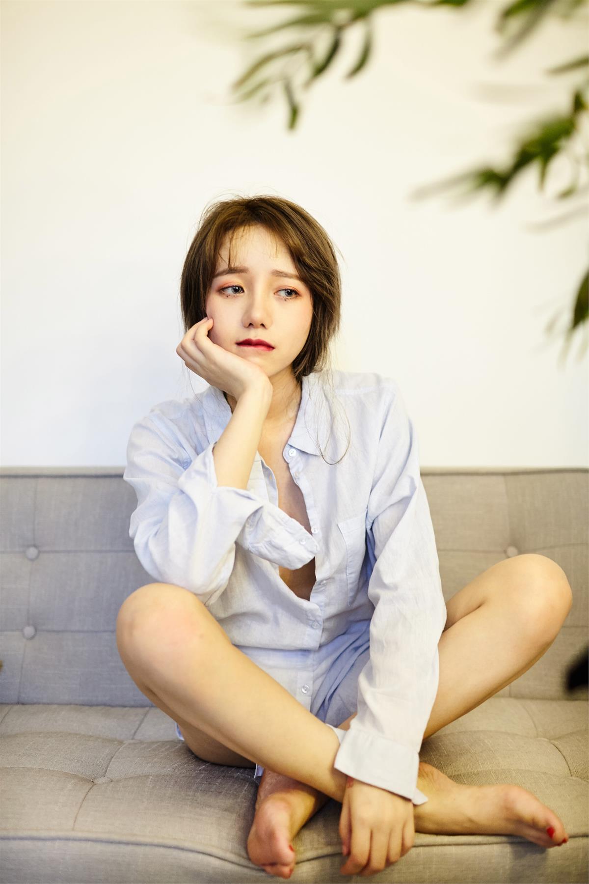 洛丽塔大哥 灰衬衫 [9P-24MB]