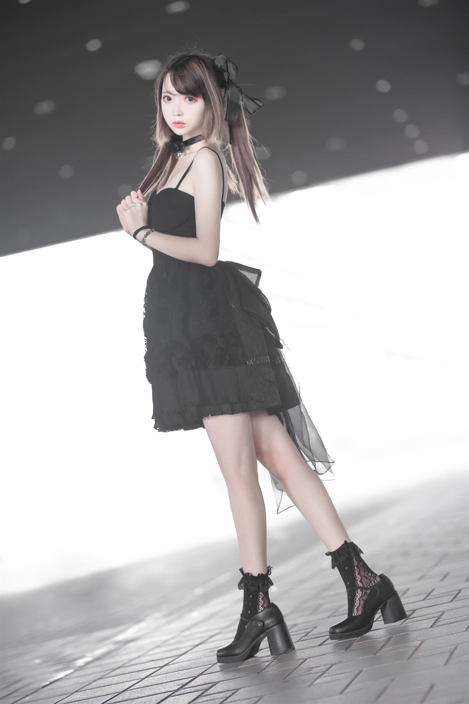 疯猫ss 猫漫展黑裙 [10P-75MB]