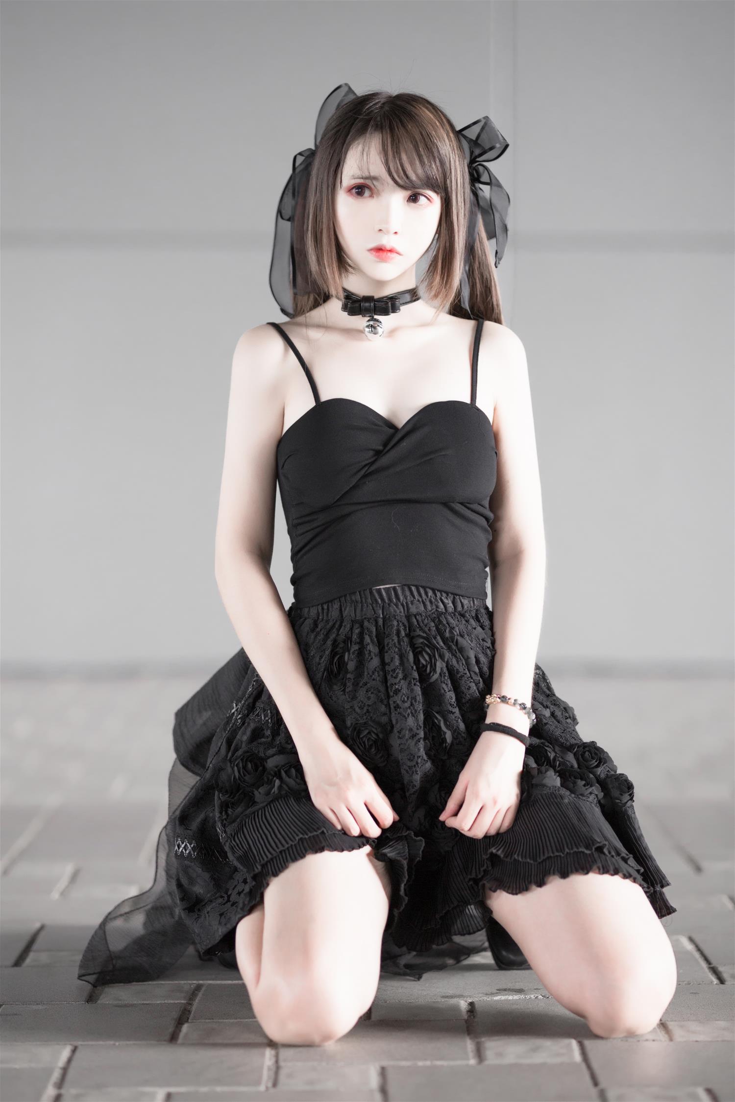 疯猫ss 猫漫展黑裙 [10P-75MB]