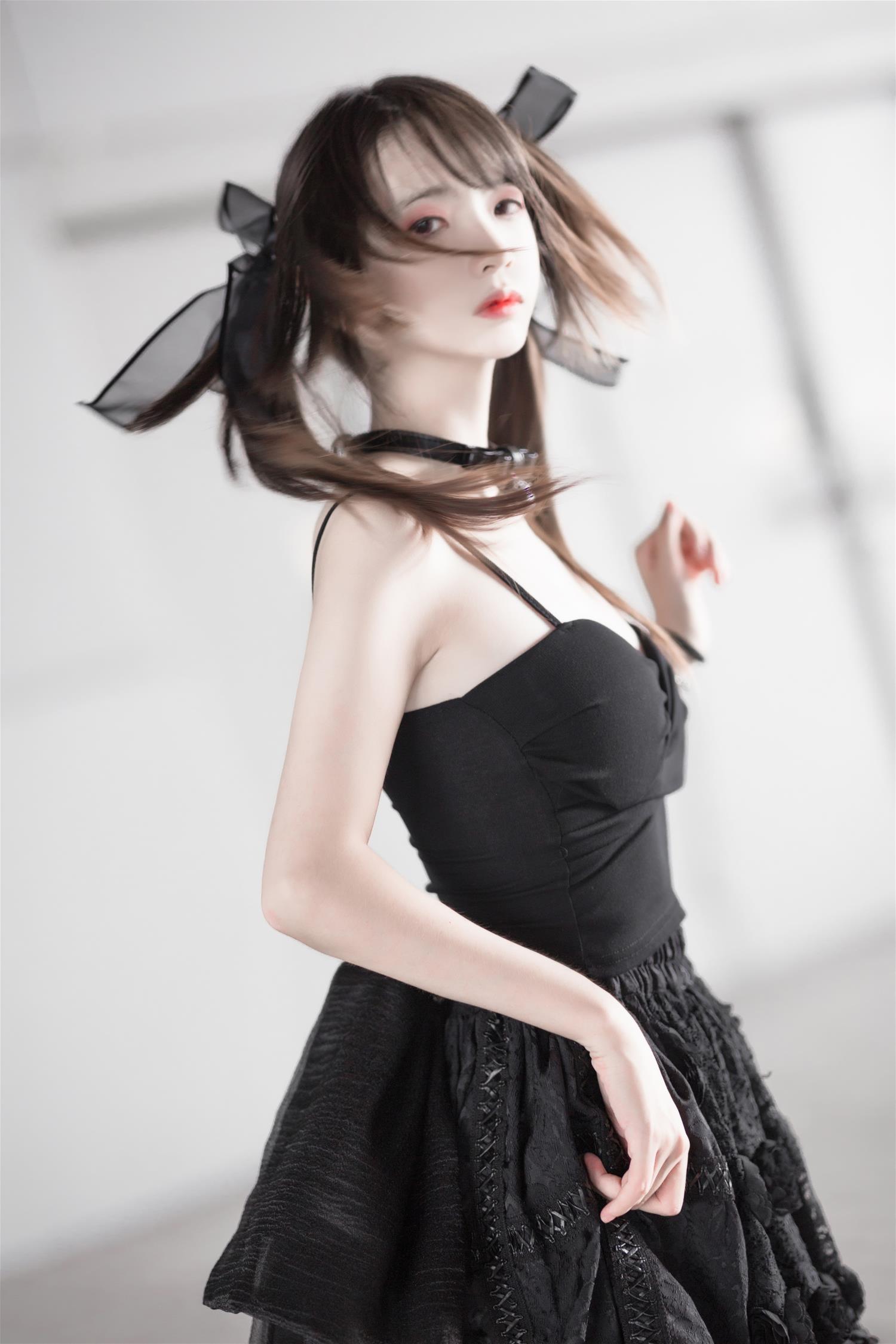 疯猫ss 猫漫展黑裙 [10P-75MB]