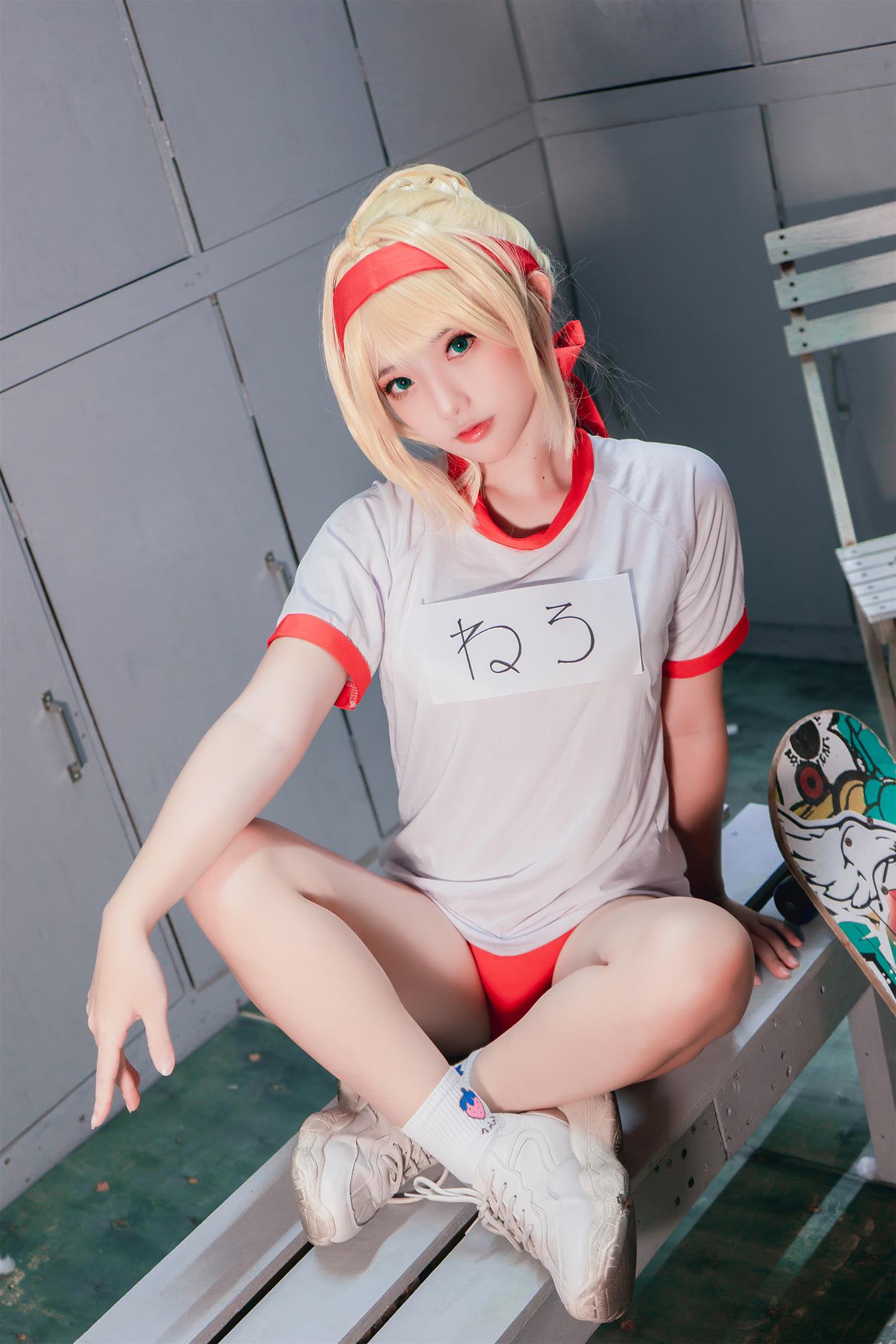 Messie Huang Nero [22P-78MB]