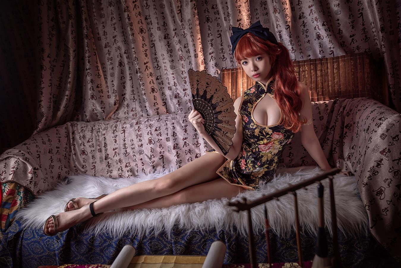 雯妹不讲道理 低胸果足 [15P-328MB]