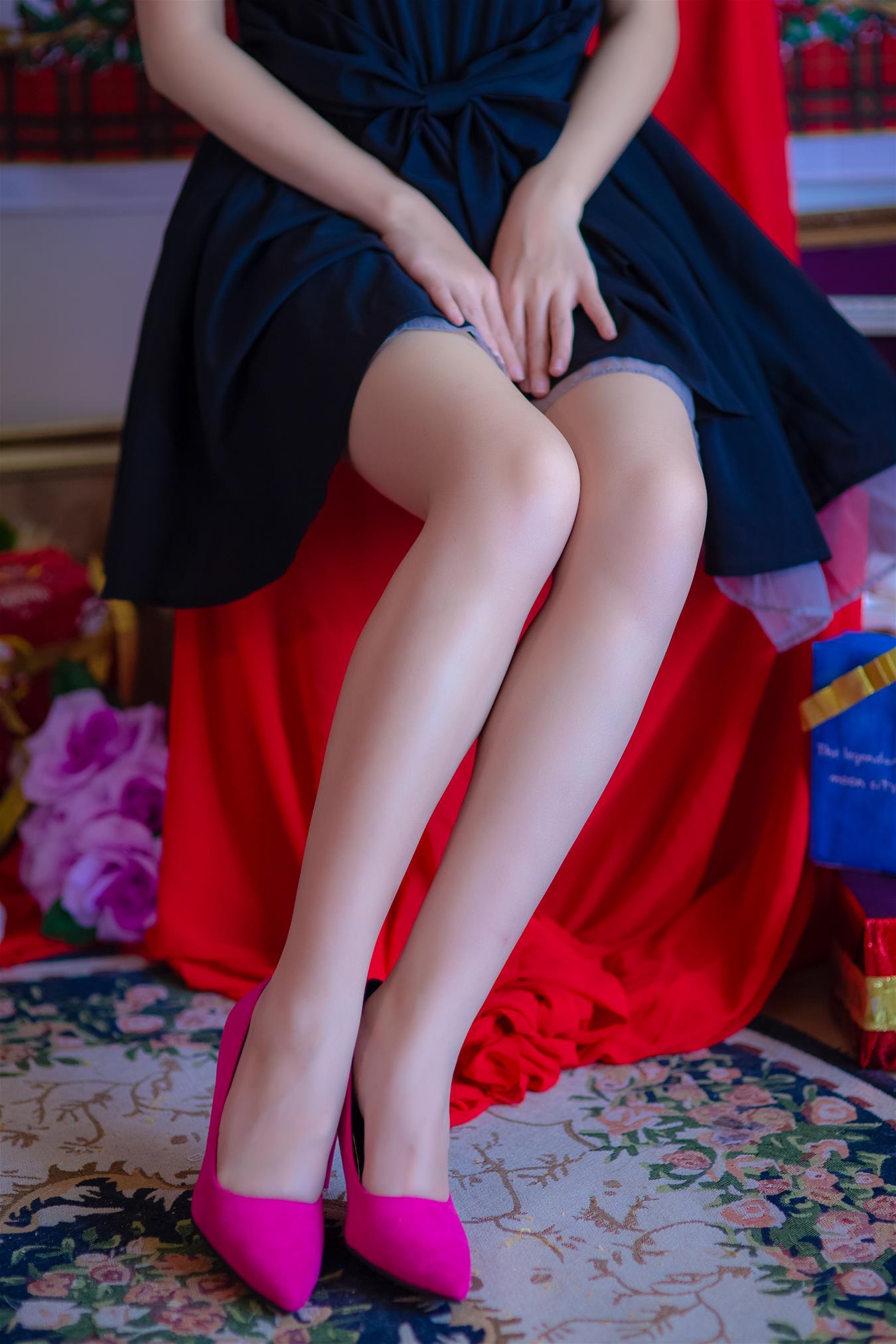 鳗鱼霏儿 加藤惠 礼服 [13P-107MB]