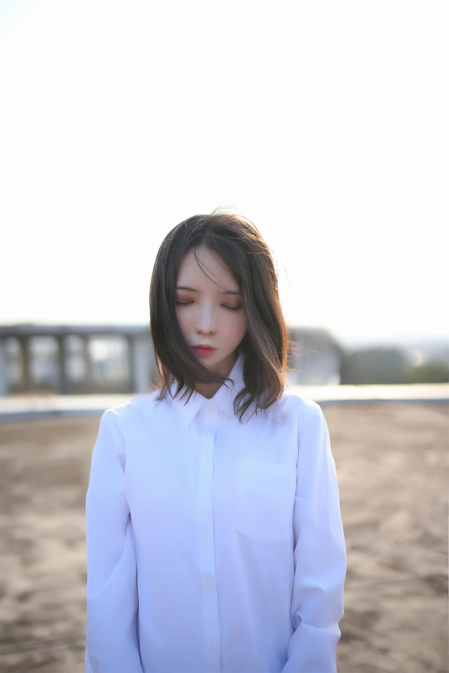 疯猫ss 天台 [11P-66MB]