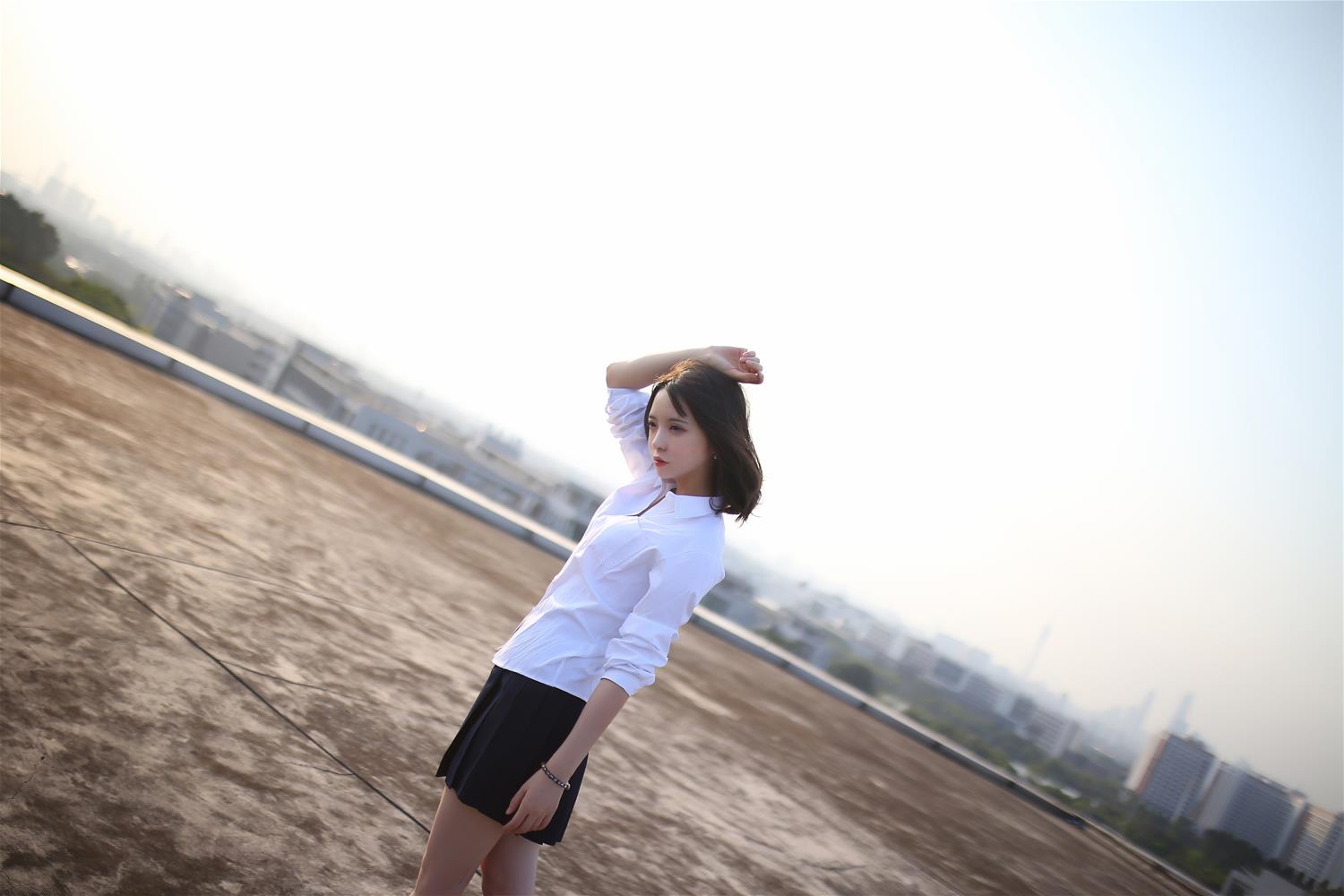 疯猫ss 天台 [11P-66MB]