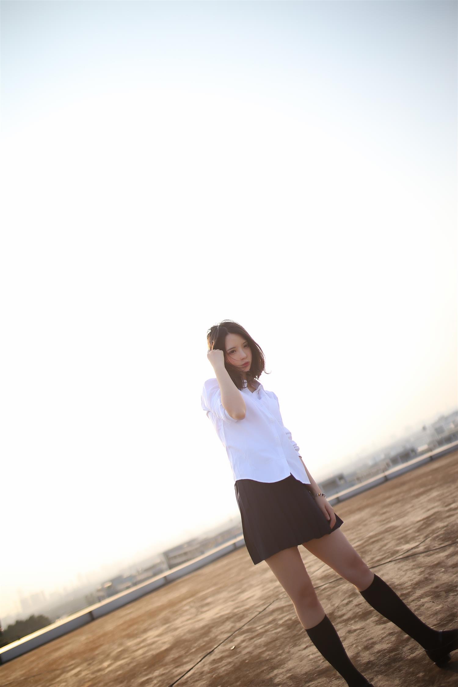 疯猫ss 天台 [11P-66MB]