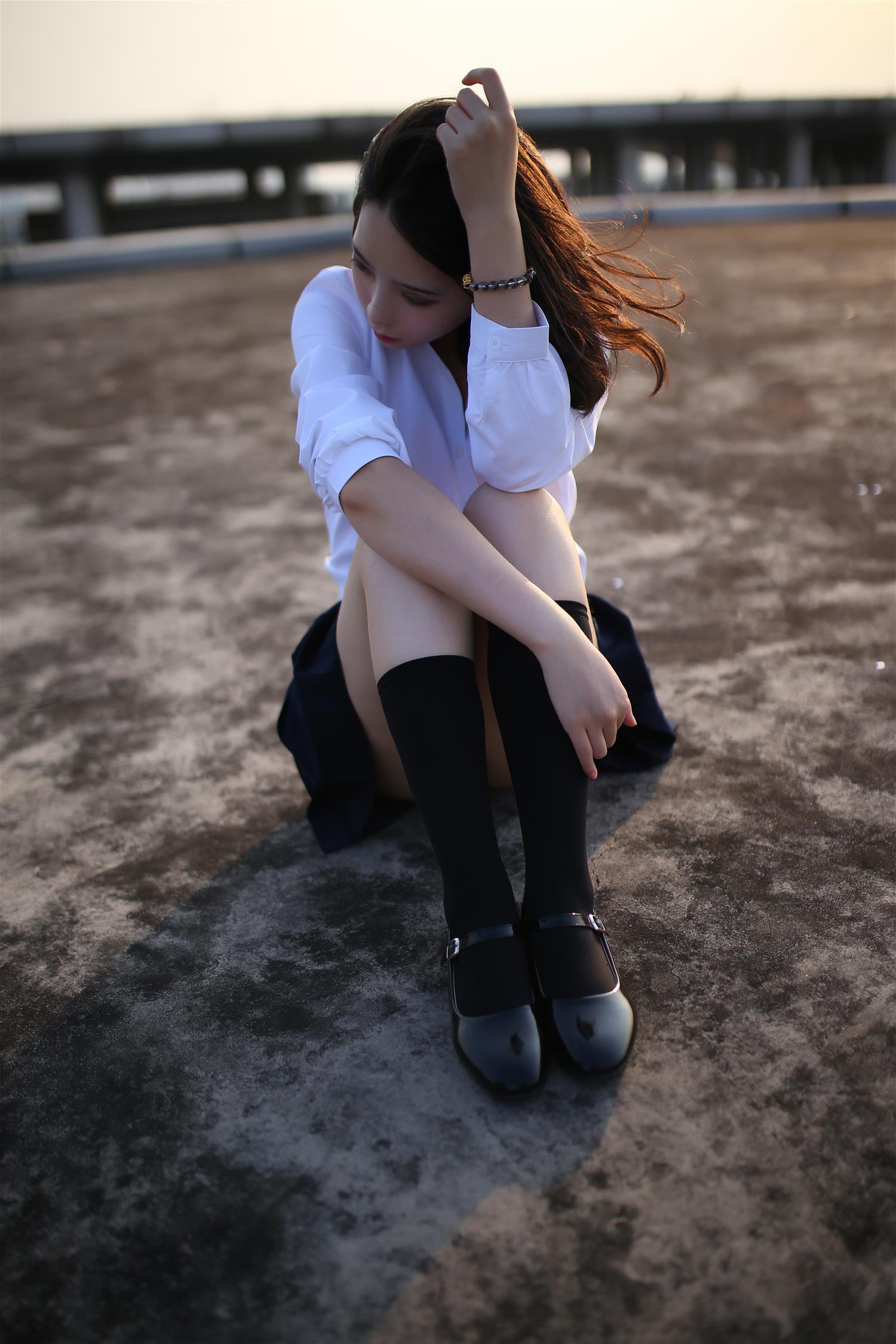 疯猫ss 天台 [11P-66MB]