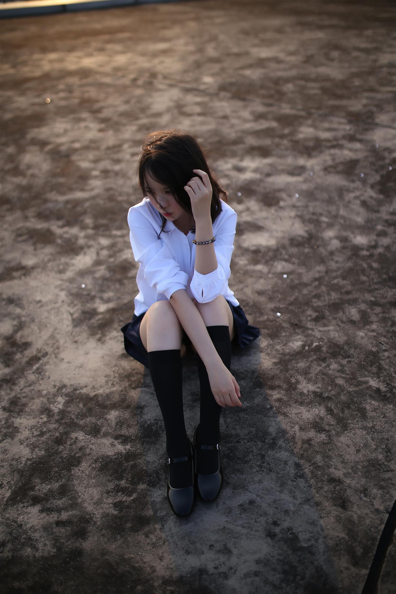 疯猫ss 天台 [11P-66MB]