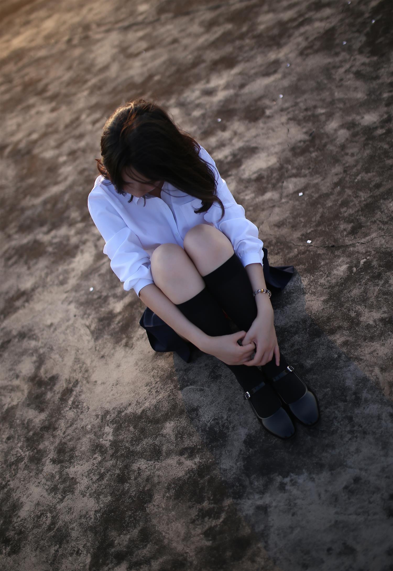 疯猫ss 天台 [11P-66MB]