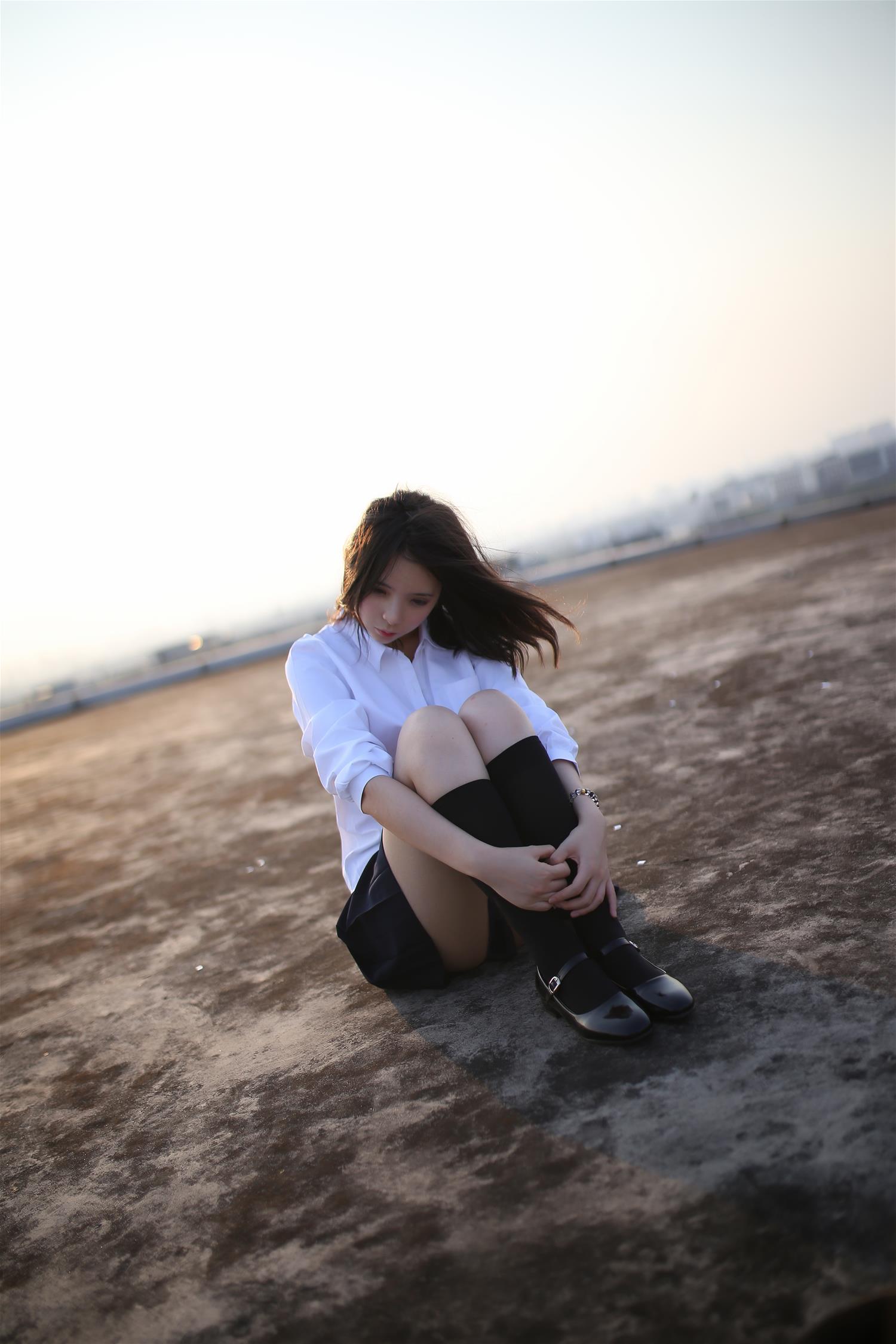 疯猫ss 天台 [11P-66MB]