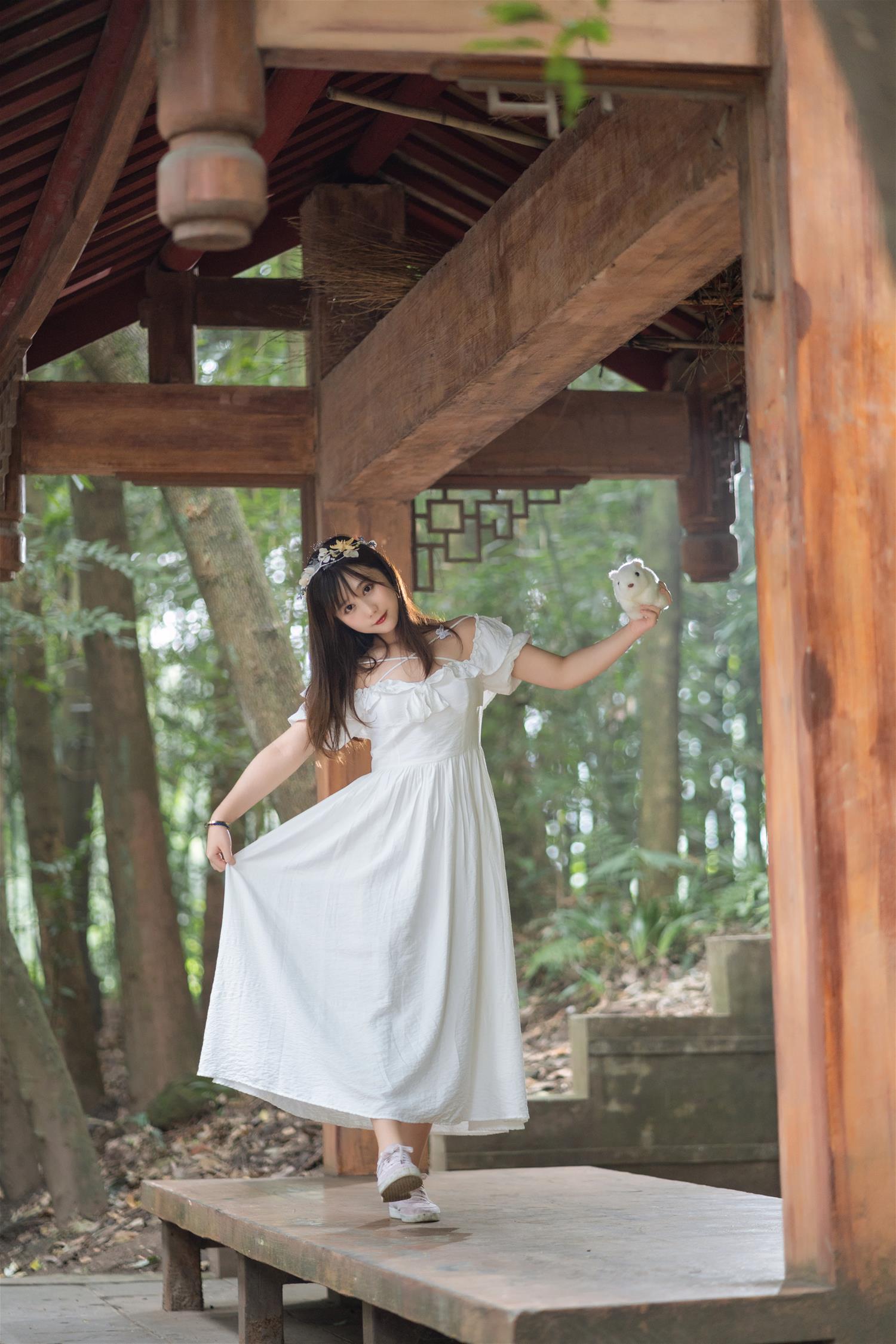 镜酱 私奔 连衣裙 [12P-130MB]