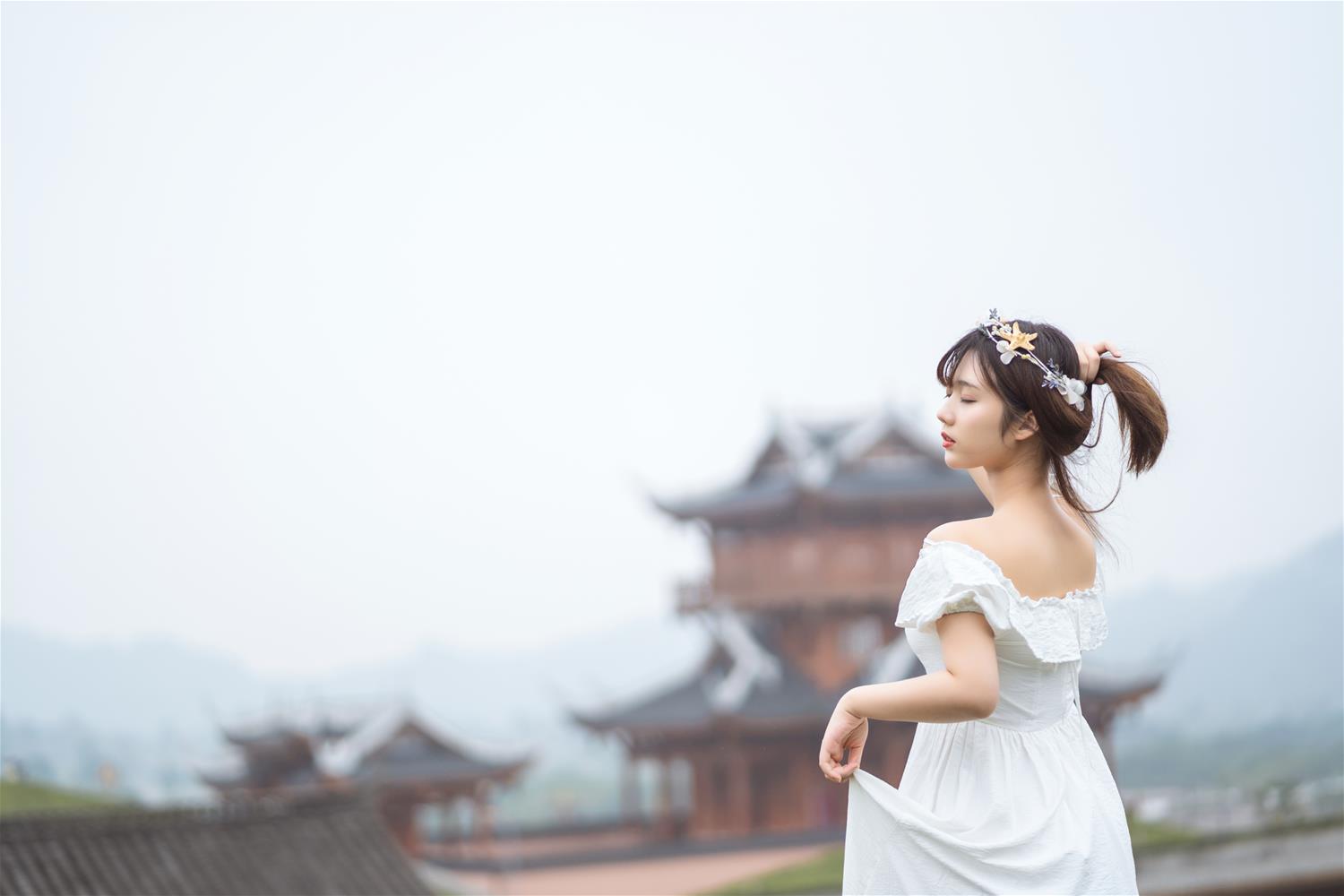 镜酱 私奔 连衣裙 [12P-130MB]