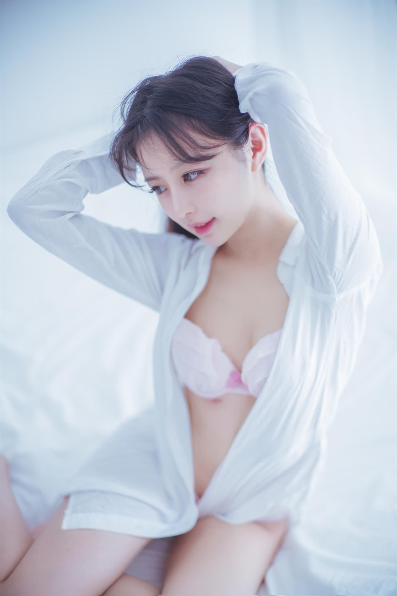 Shika小鹿鹿 白衬衣 [13P-88MB]