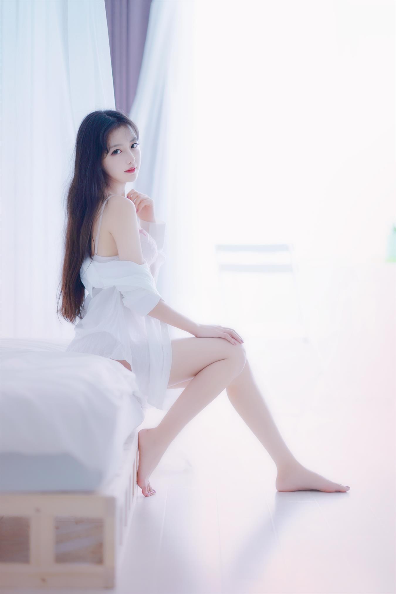 Shika小鹿鹿 白衬衣 [13P-88MB]