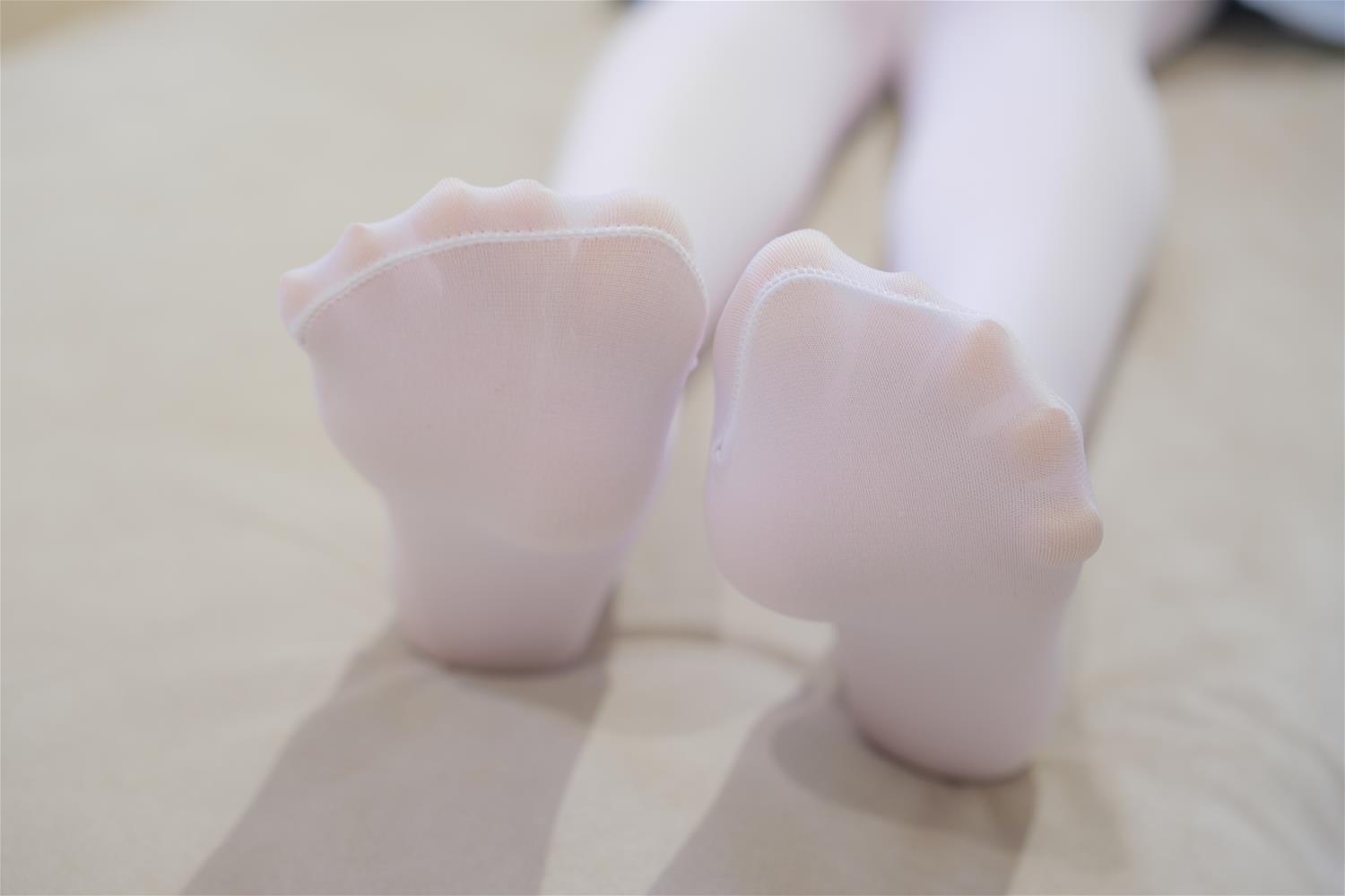 森萝财团 微风-004 真空 80D 白丝 [102P1V-3.28GB]