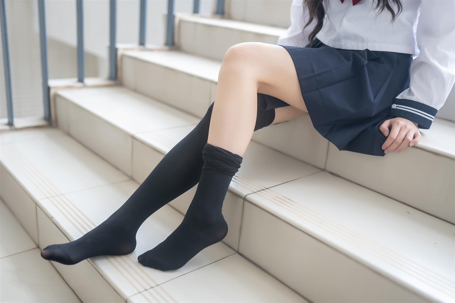 风之领域 NO.240 阶梯上的黑丝JK少女 [40P-65MB]