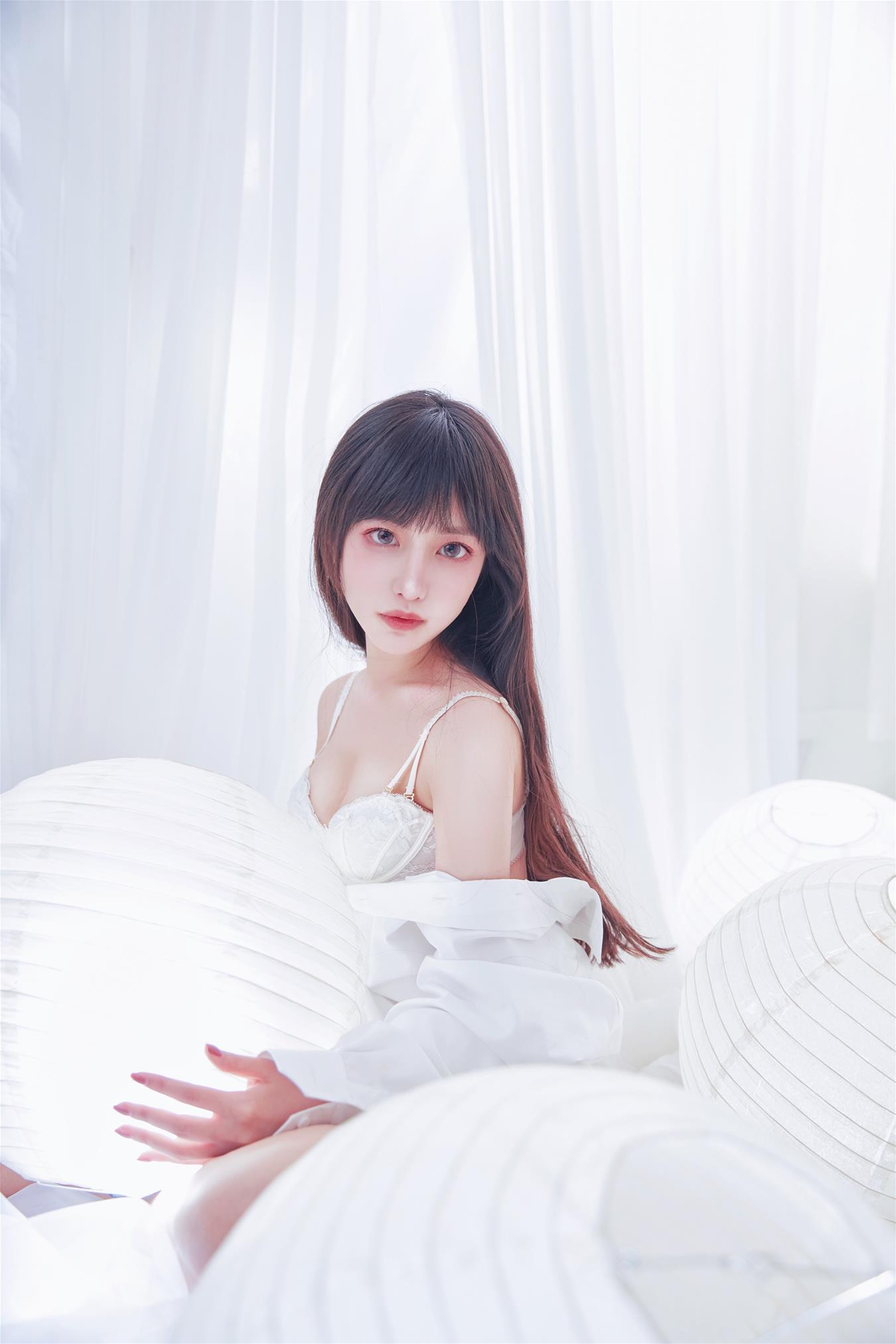 Shika小鹿鹿 纯白 [18P-36MB]