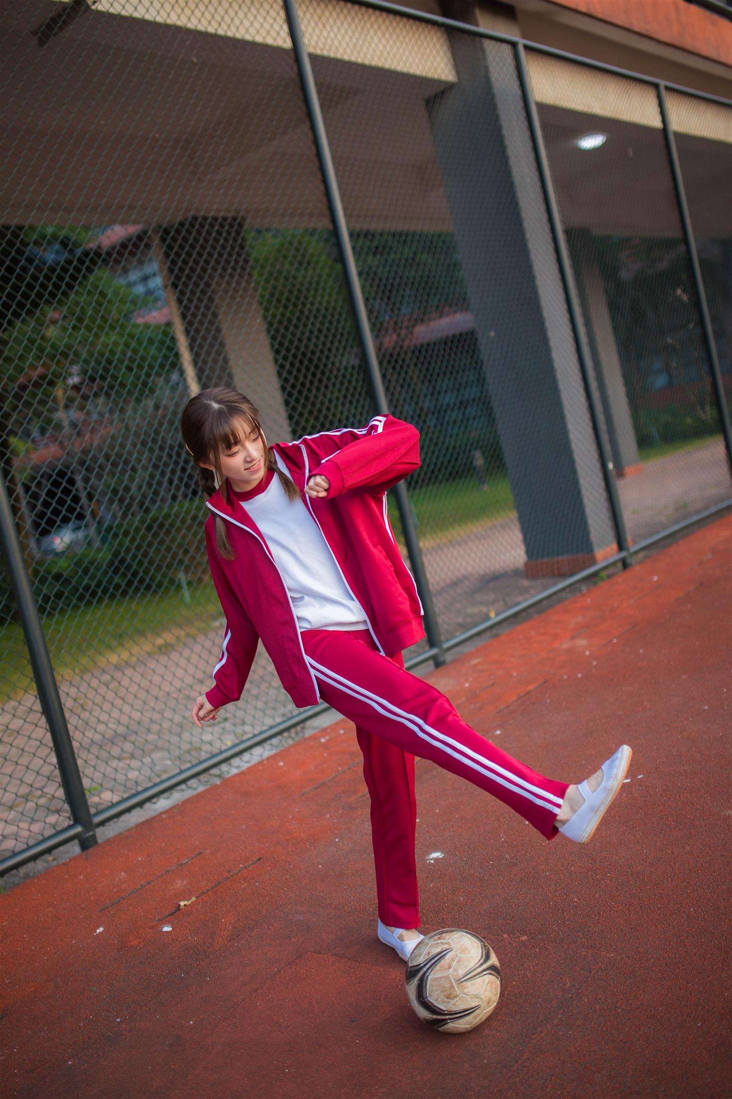 绮太郎_Kitaro 运动服女孩2 [13P-49MB]