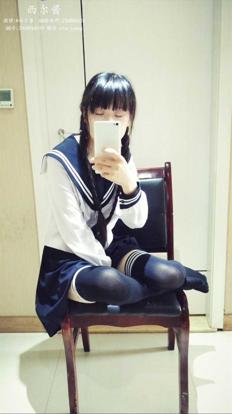 西尔酱 黑丝校服 [45P3V-53MB]