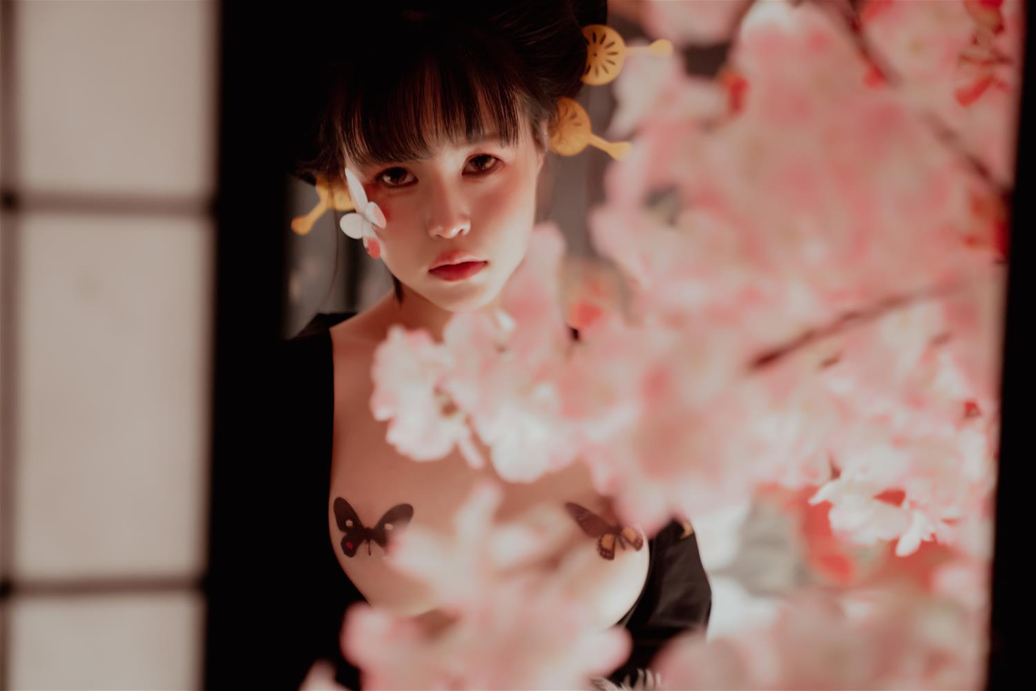 晕崽 小樱花 [55P1V-1.04GB]