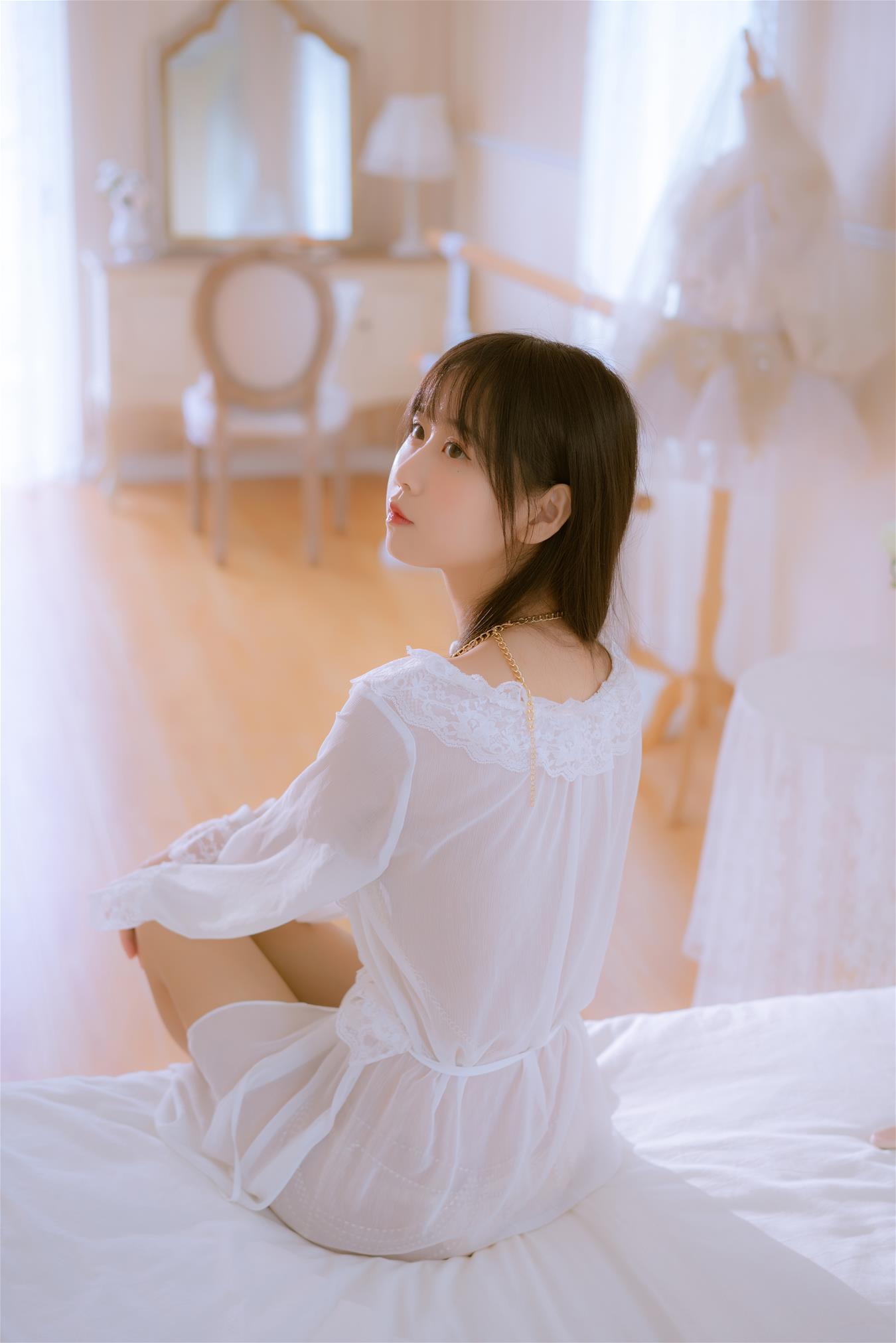 萌芽儿o0 金色套装 [70P-1.28GB]