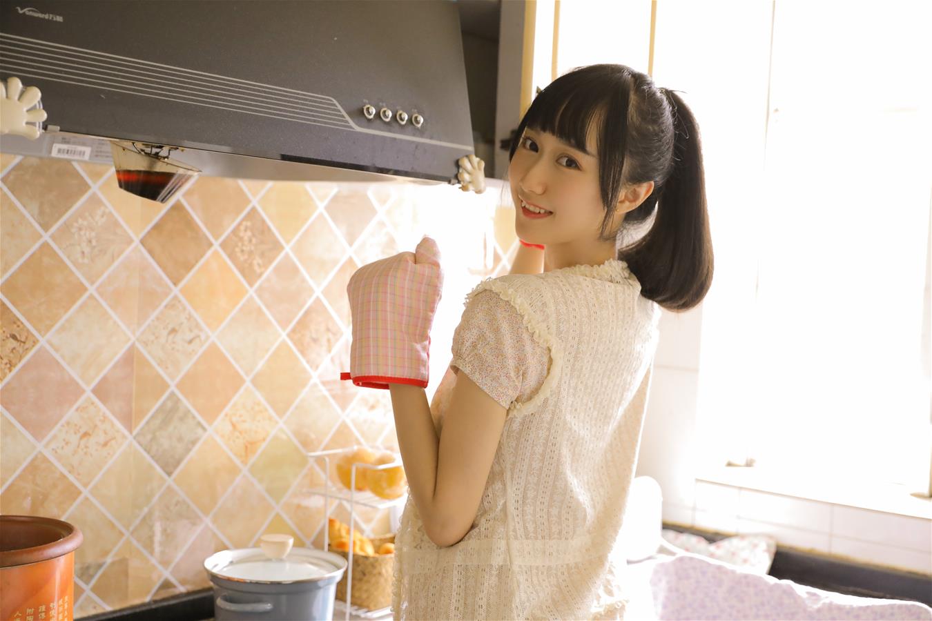 木绵绵OwO 绵相随 厨娘 [8P-24MB]