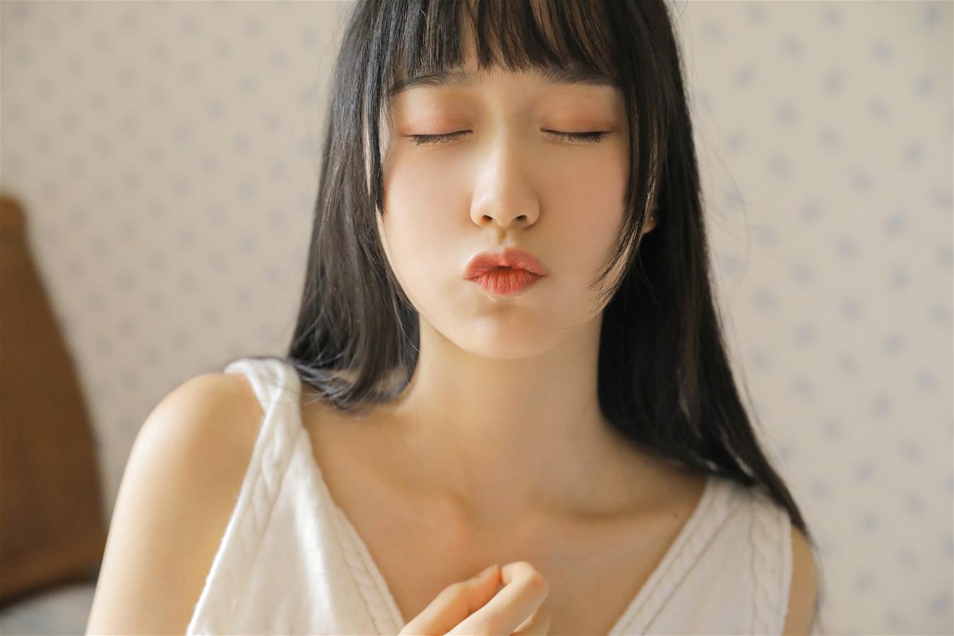 木绵绵OwO 绵相随 亲亲我的宝贝 [14P-44MB]