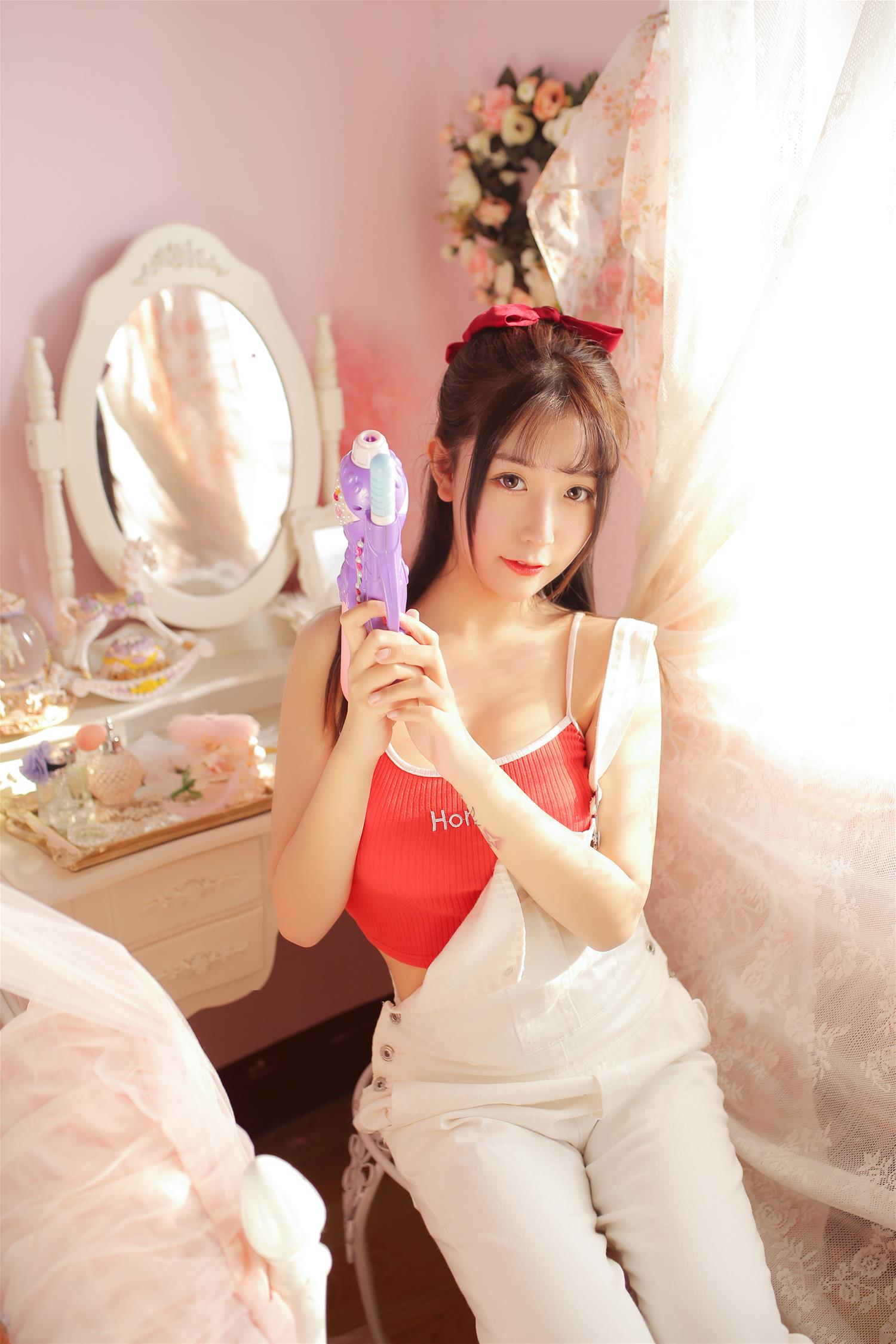 猫九酱 红色吊带 [18P-118MB]