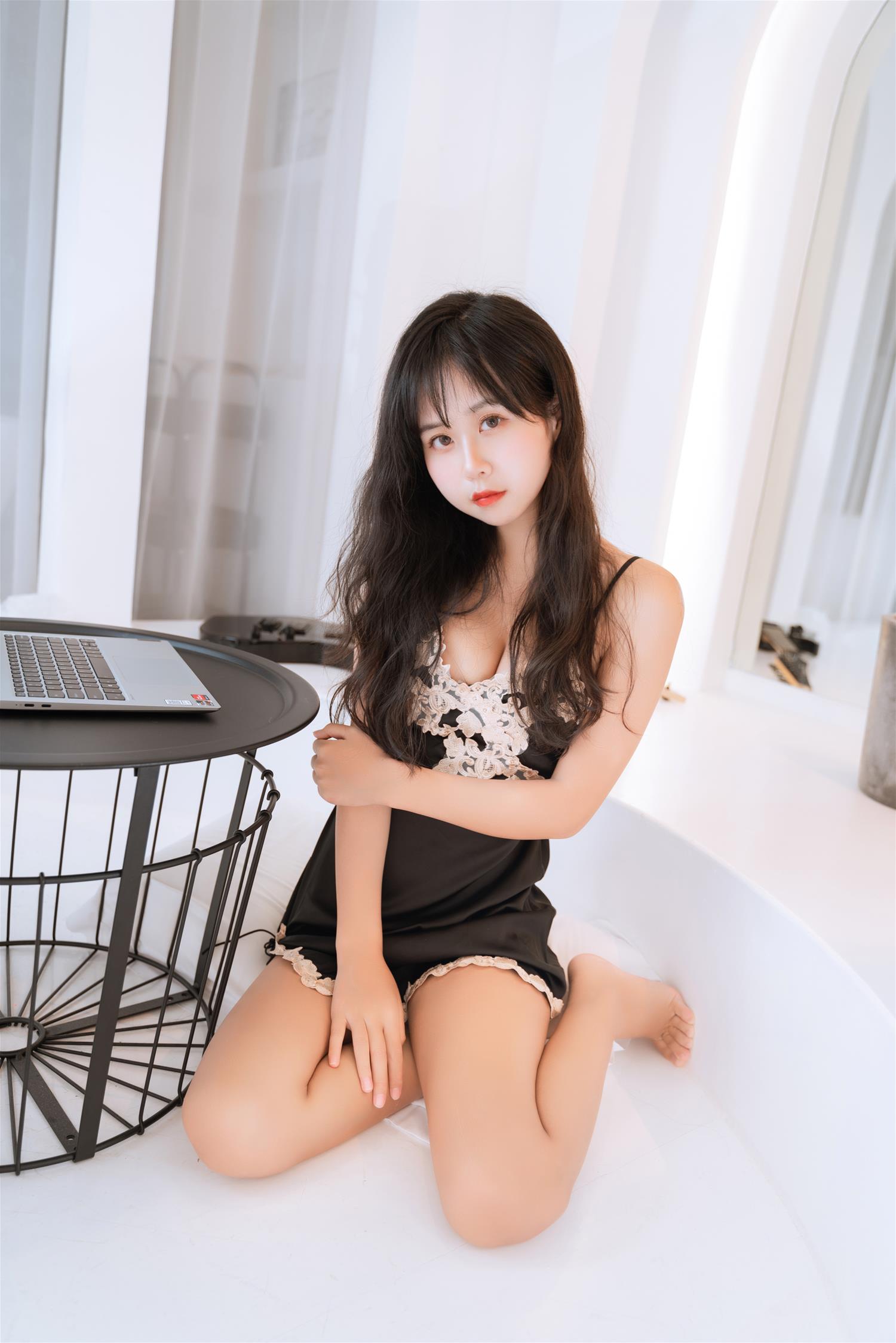 萌芽儿o0 吊带睡衣 [12P-71MB]