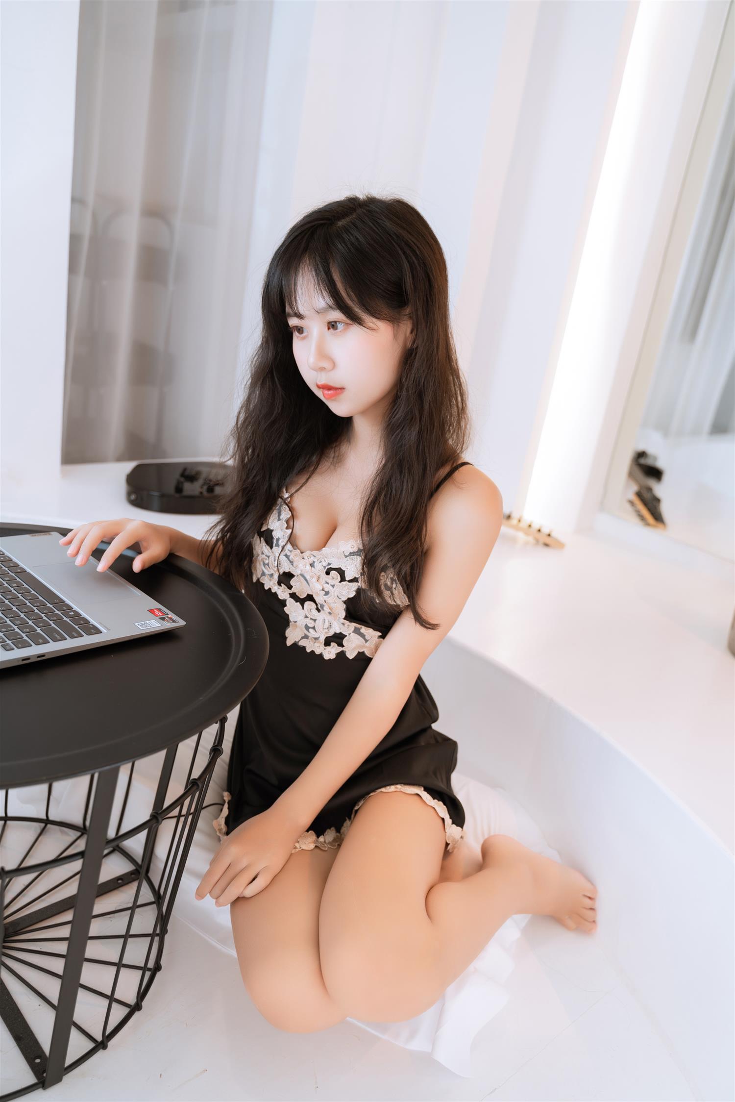 萌芽儿o0 吊带睡衣 [12P-71MB]