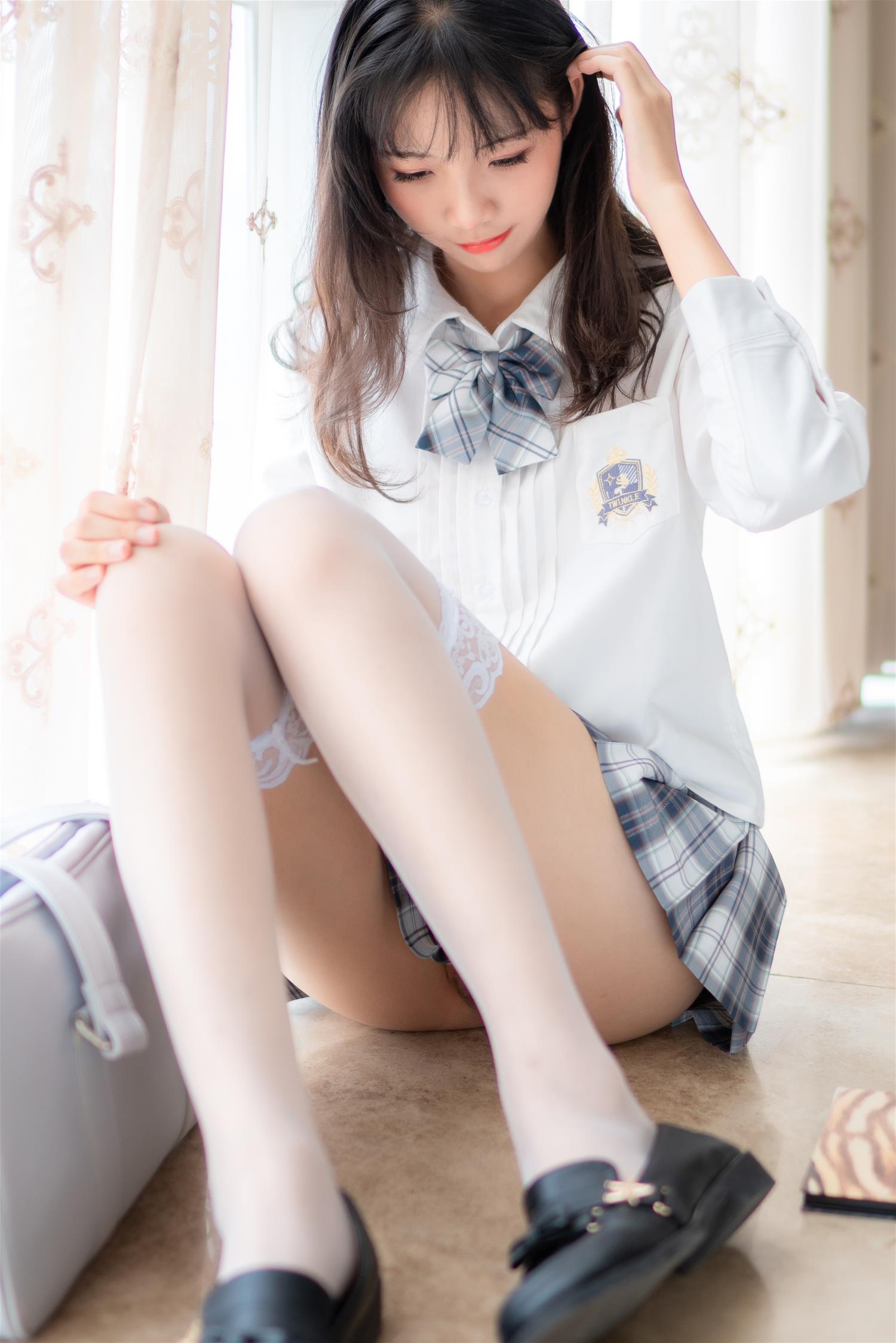 西呱呀呀呀 JK格子裙 [23P-148MB]