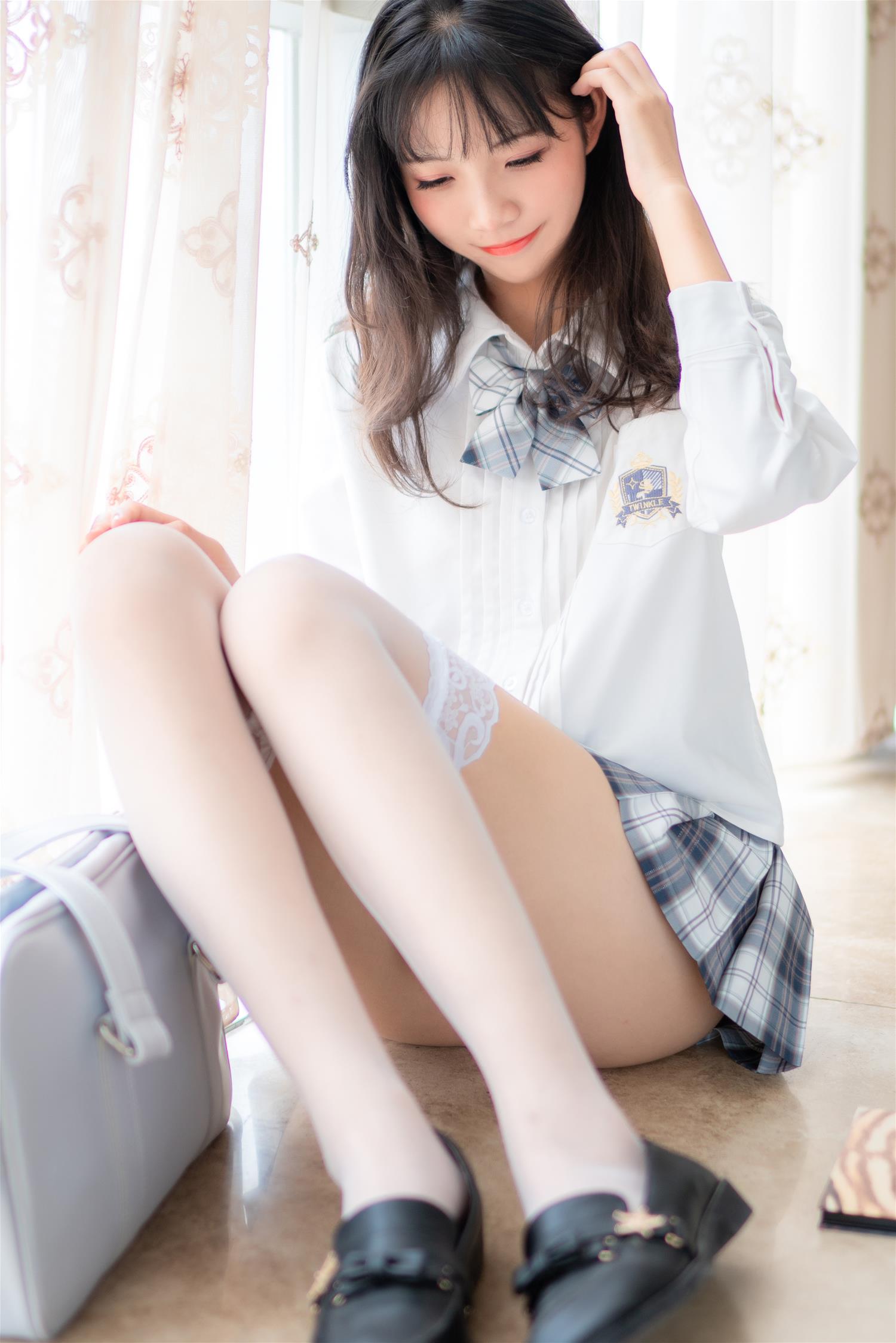 西呱呀呀呀 JK格子裙 [23P-148MB]