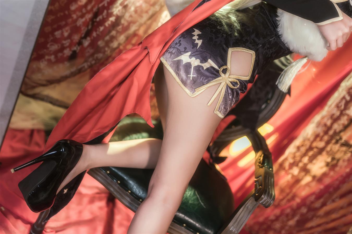 鳗鱼霏儿 碧蓝华裳 吸血鬼 [12P-175MB]