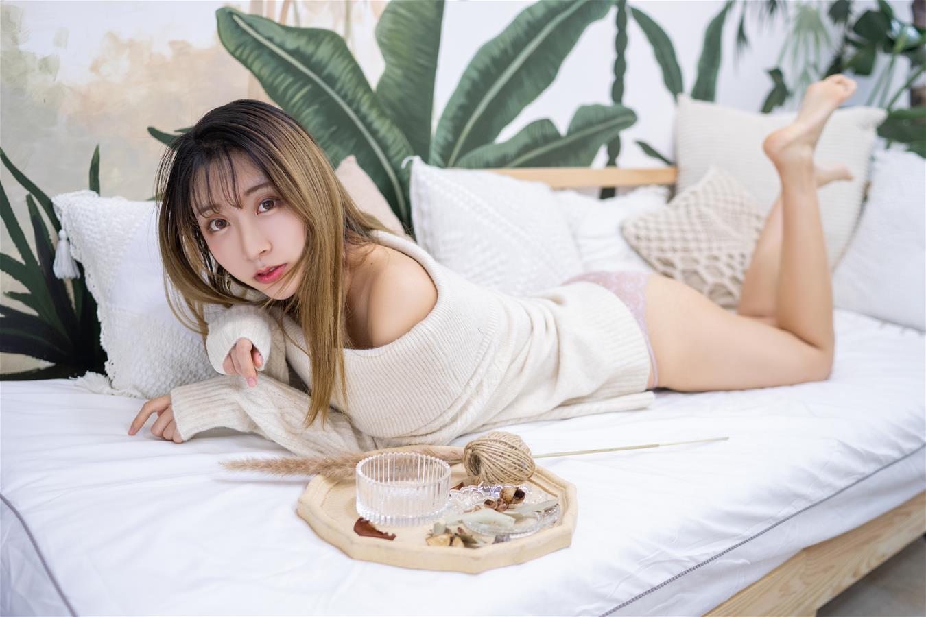 黑川 年上彼女 白色毛衣 [12P-125MB]