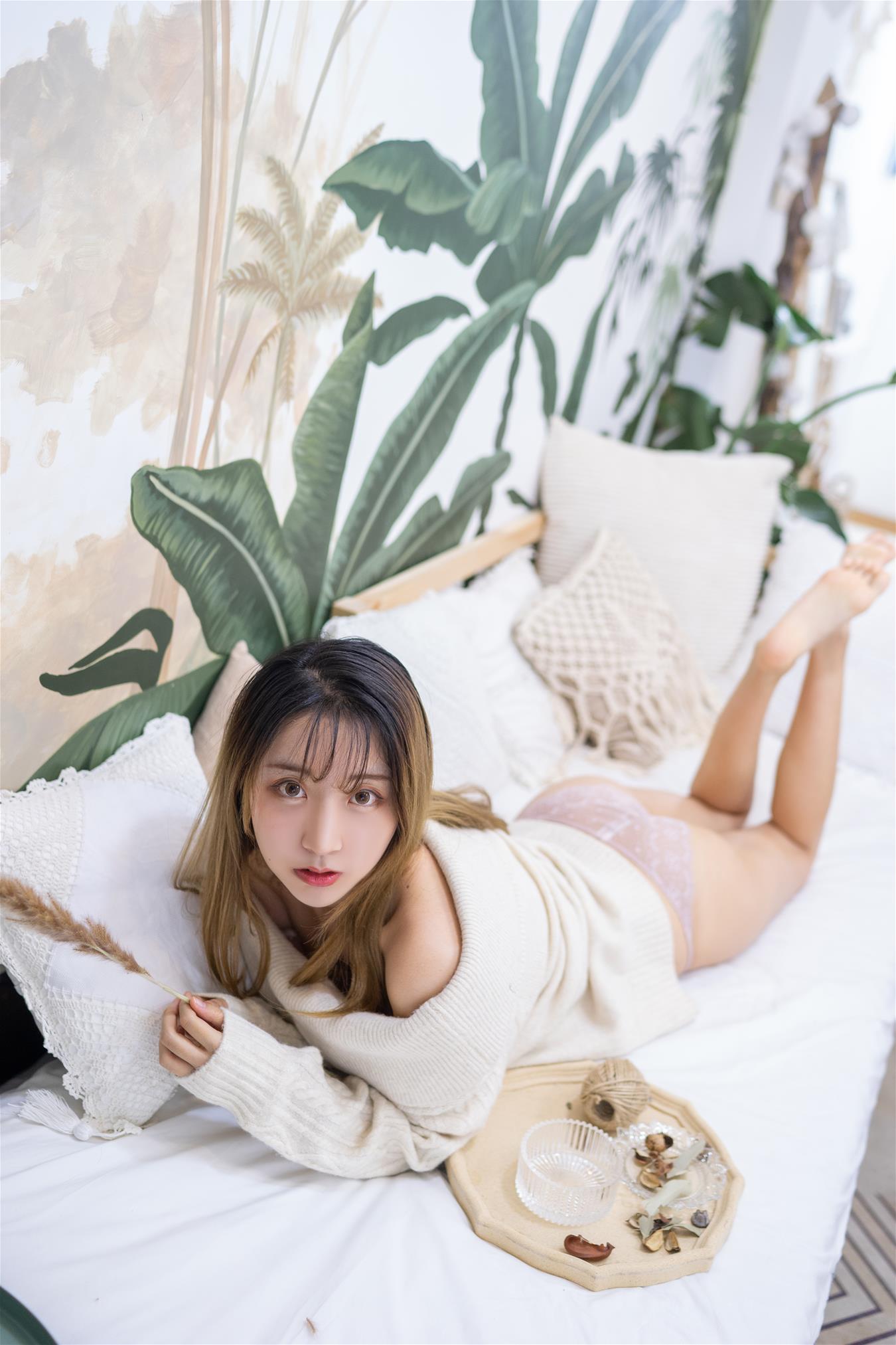 黑川 年上彼女 白色毛衣 [12P-125MB]