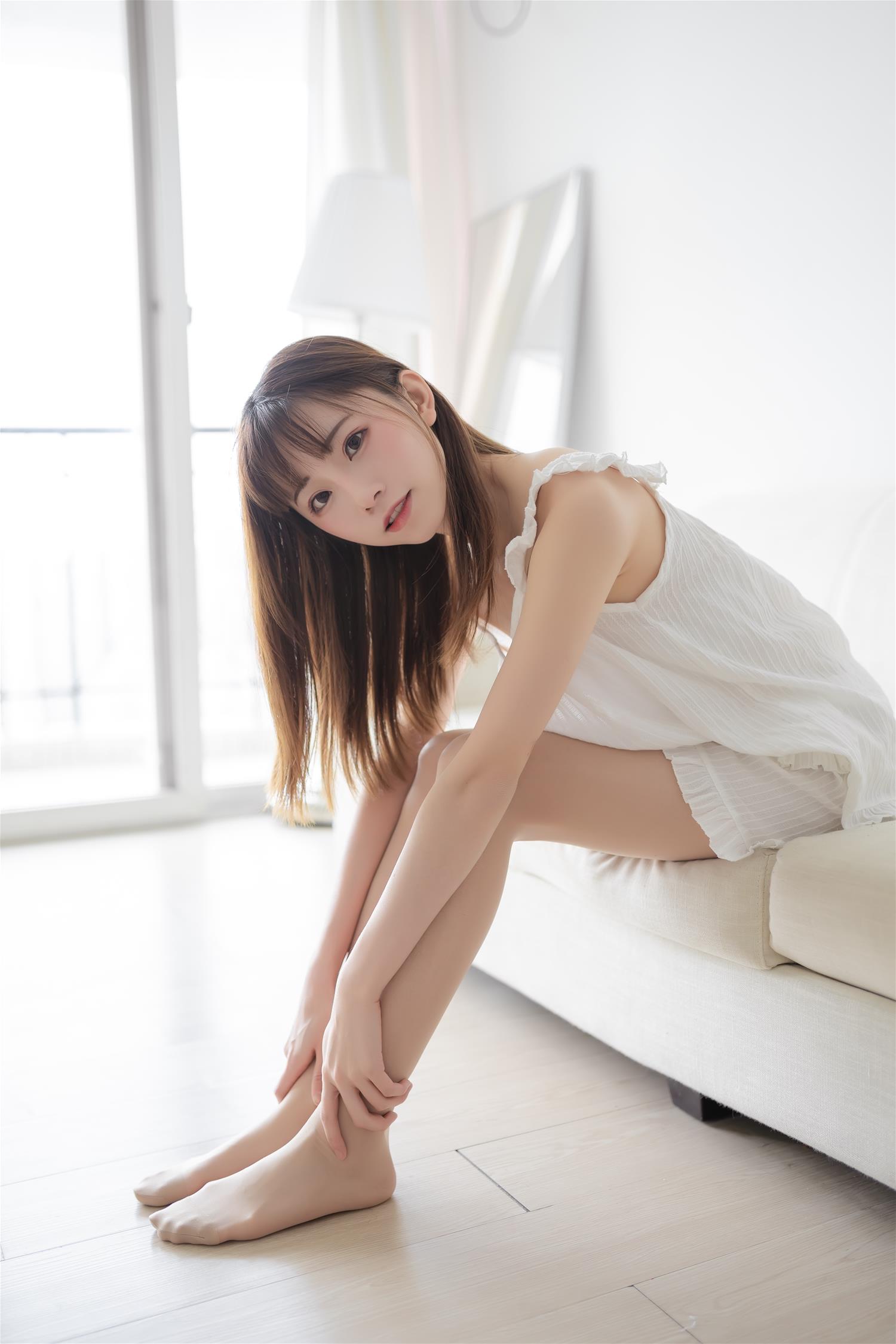 绮太郎_Kitaro 白色睡衣 [45P-204MB]